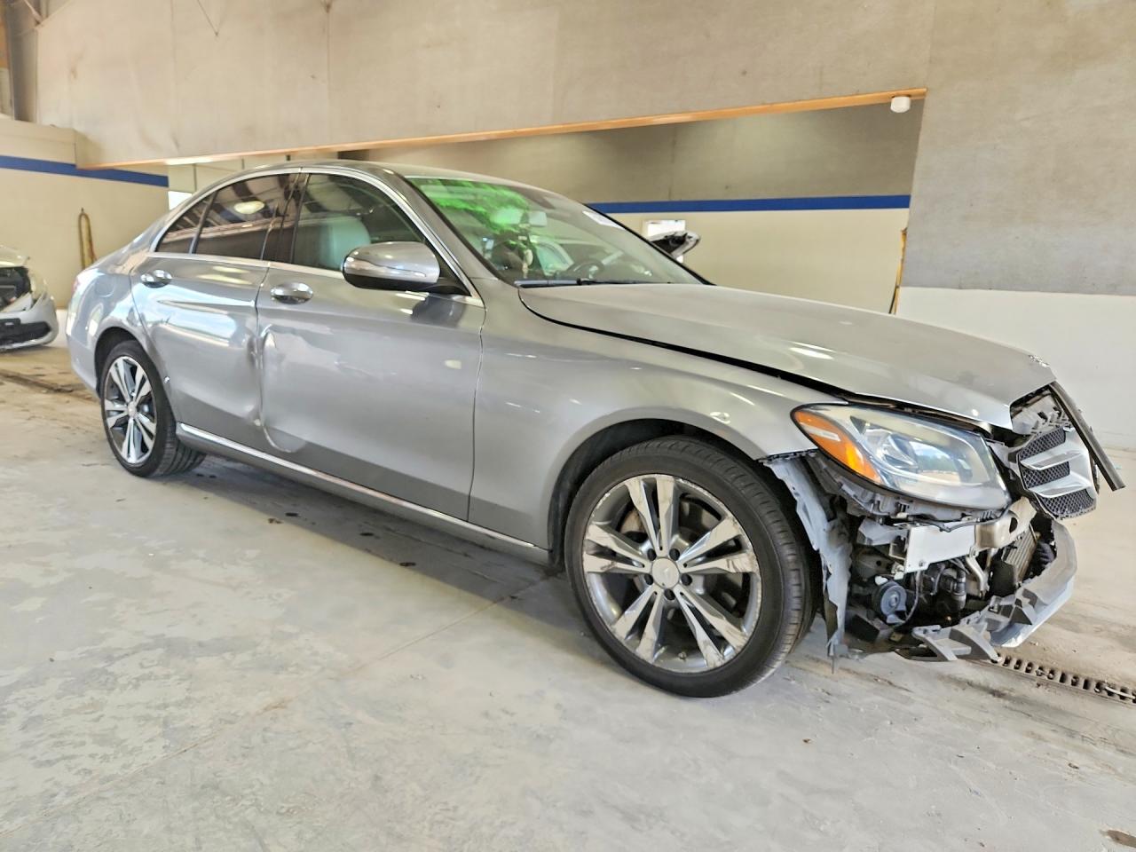 2015 Mercedes-benz C 300 4matic Серый vin: 55SWF4KB4FU023255