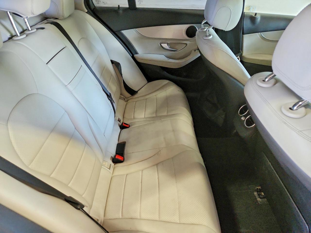 2015 Mercedes-benz C 300 4matic Серый vin: 55SWF4KB4FU023255
