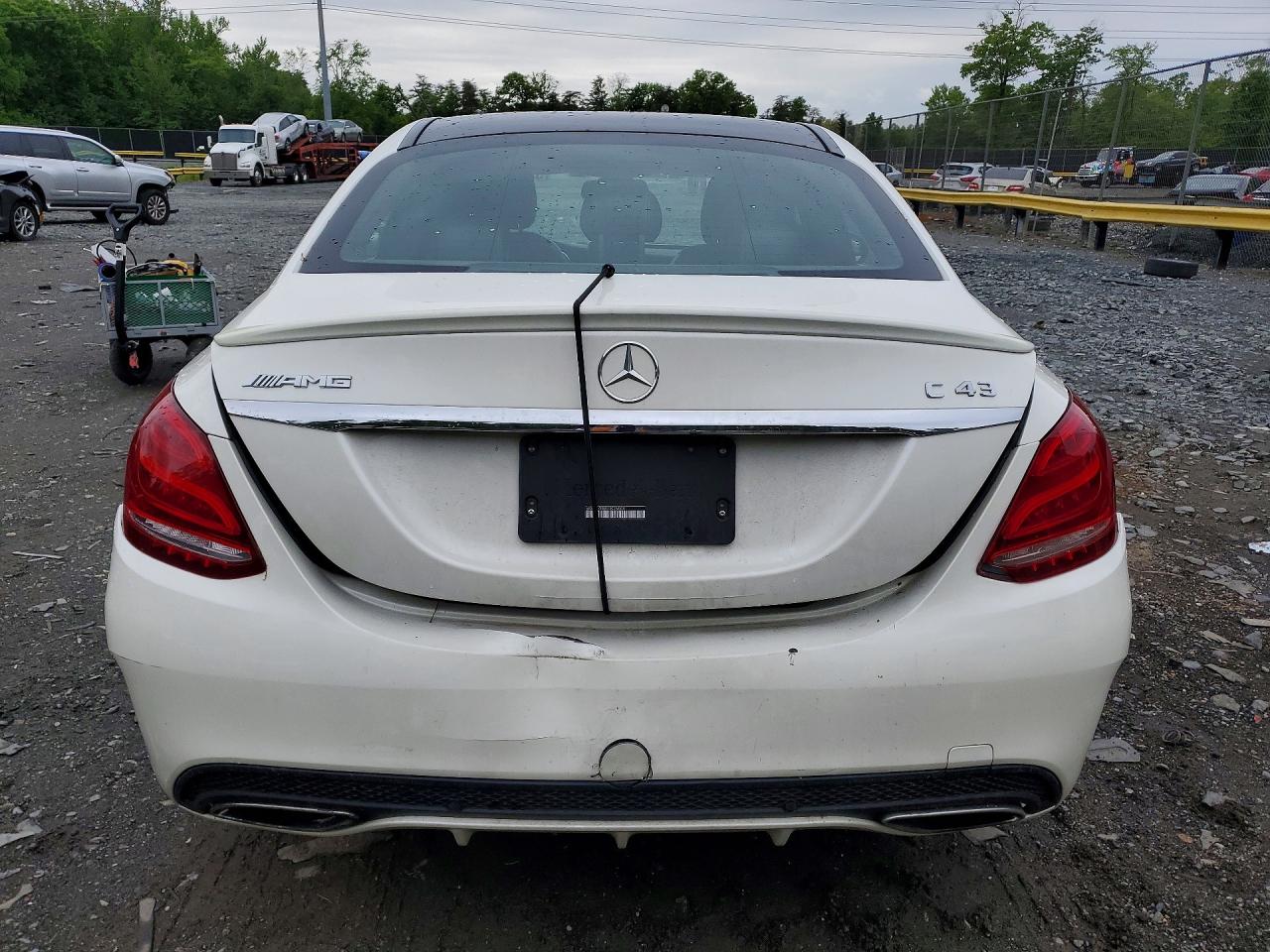 2015 Mercedes-benz C 300 4matic Белый vin: 55SWF4KB4FU026804