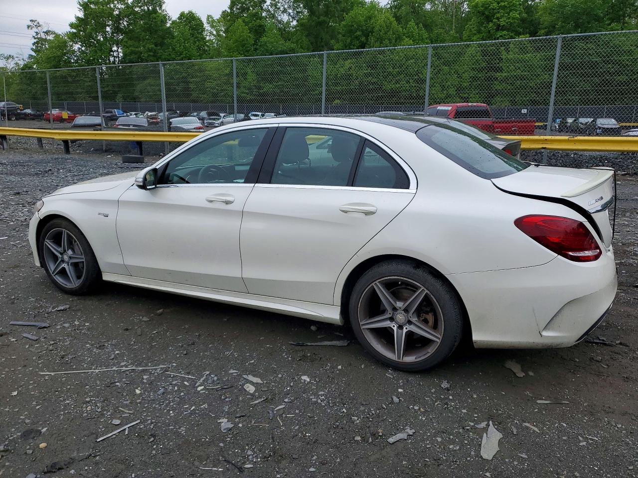 2015 Mercedes-benz C 300 4matic Белый vin: 55SWF4KB4FU026804