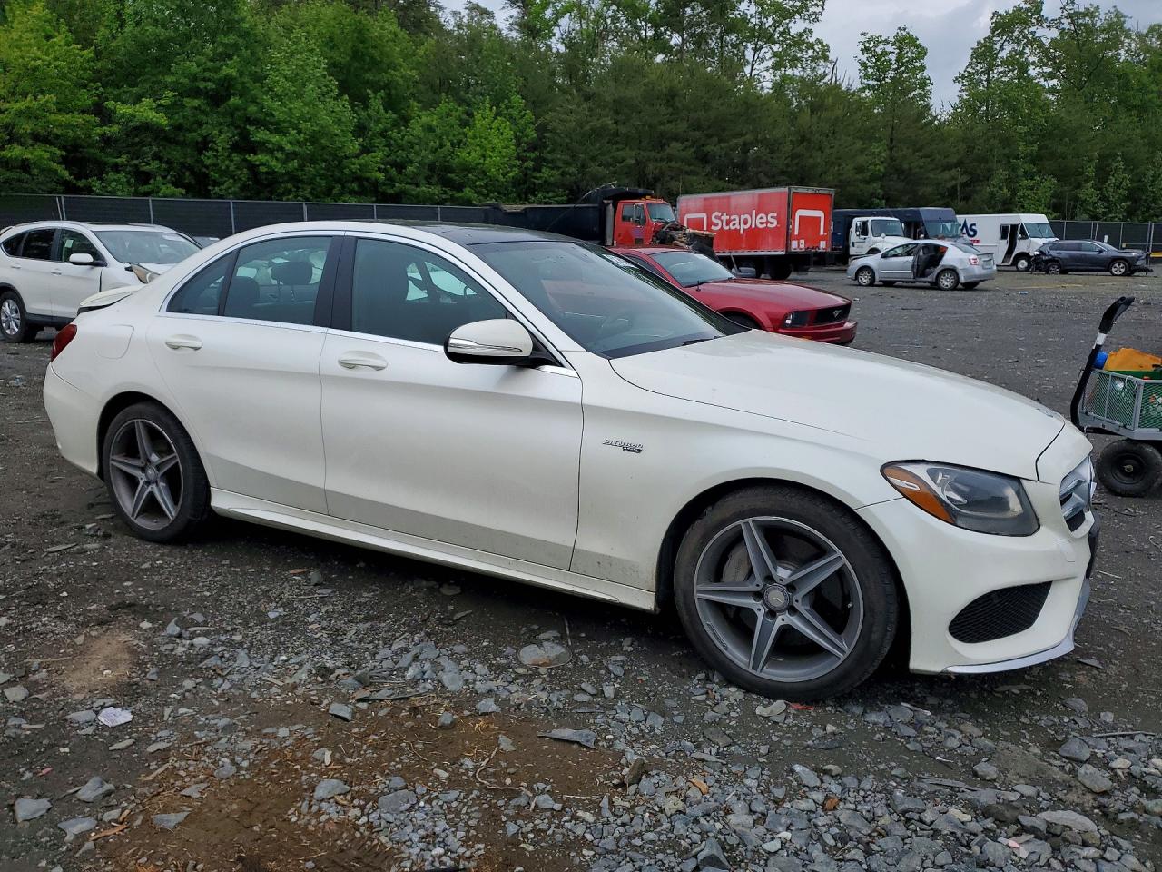 2015 Mercedes-benz C 300 4matic Белый vin: 55SWF4KB4FU026804