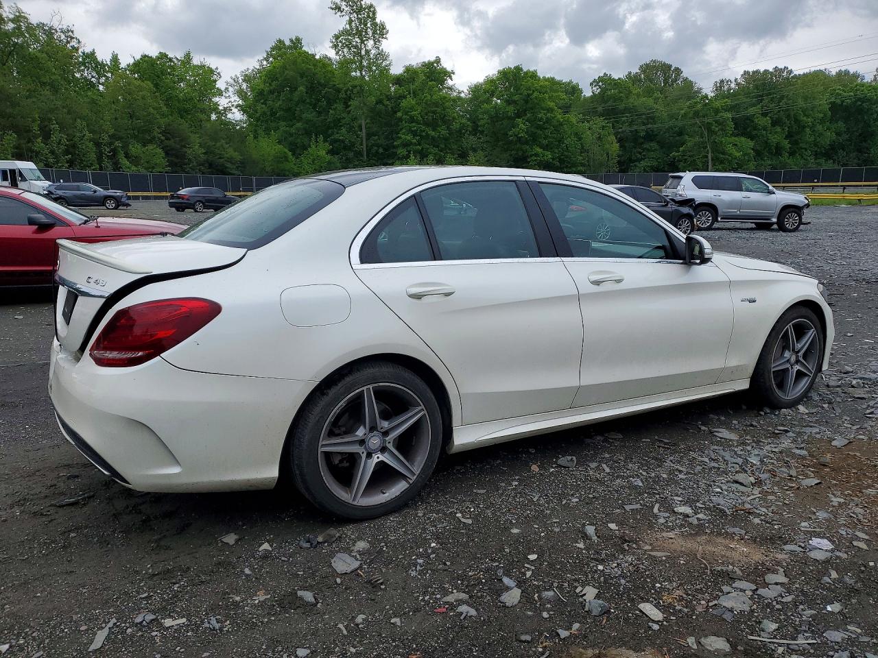 2015 Mercedes-benz C 300 4matic Белый vin: 55SWF4KB4FU026804