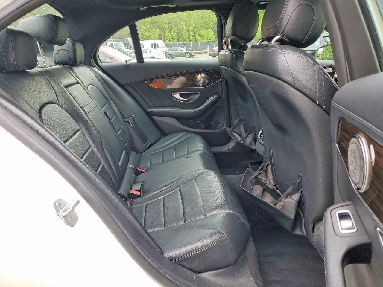 2015 Mercedes-benz C 300 4matic Белый vin: 55SWF4KB4FU026804