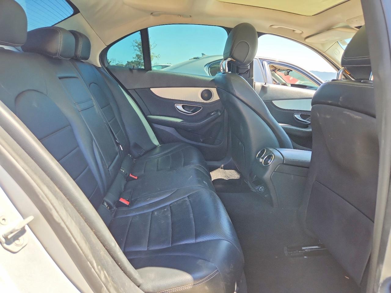 2015 Mercedes-benz C 300 4matic Silver vin: 55SWF4KB4FU030741