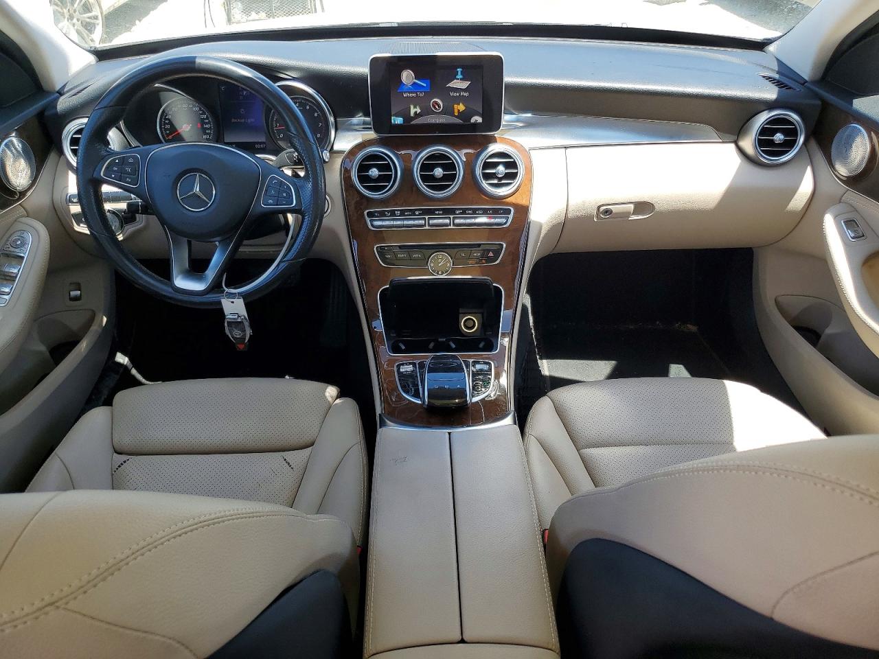 2015 Mercedes-benz C 300 4matic Белый vin: 55SWF4KB4FU032487