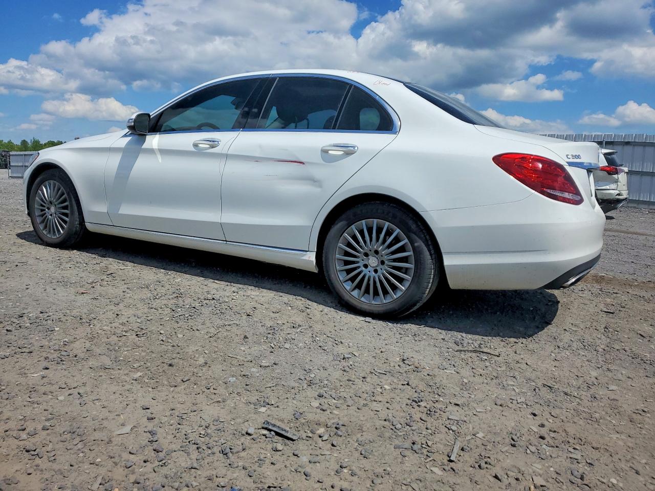 2015 Mercedes-benz C 300 4matic Белый vin: 55SWF4KB4FU049970