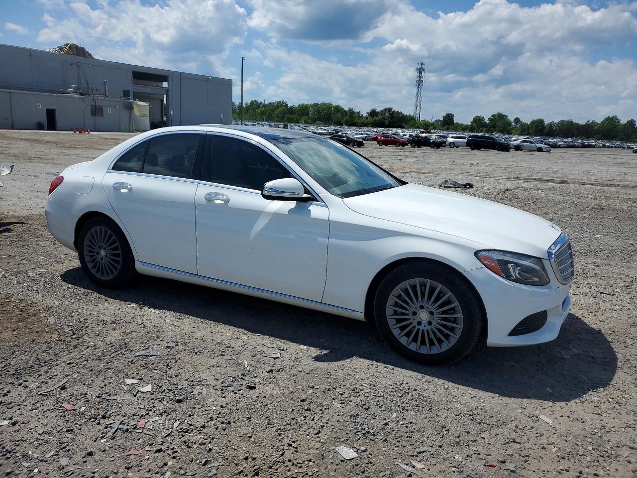 2015 Mercedes-benz C 300 4matic Белый vin: 55SWF4KB4FU049970