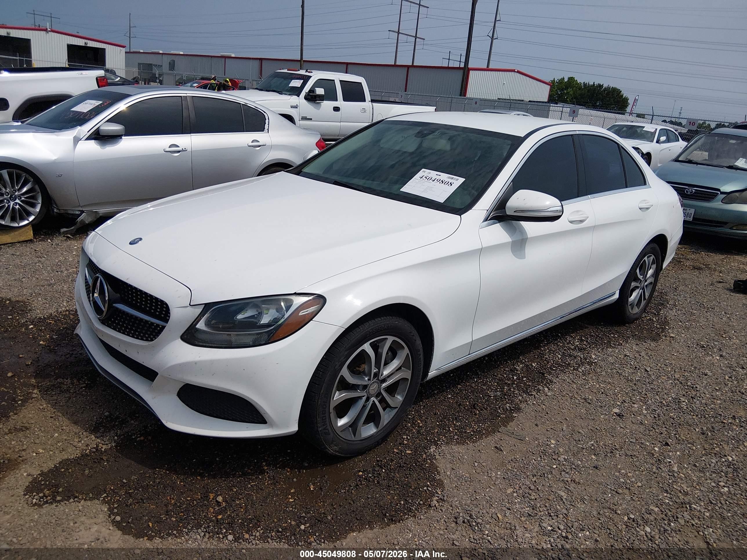 2015 Mercedes-benz C 300 4matic White vin: 55SWF4KB4FU053744