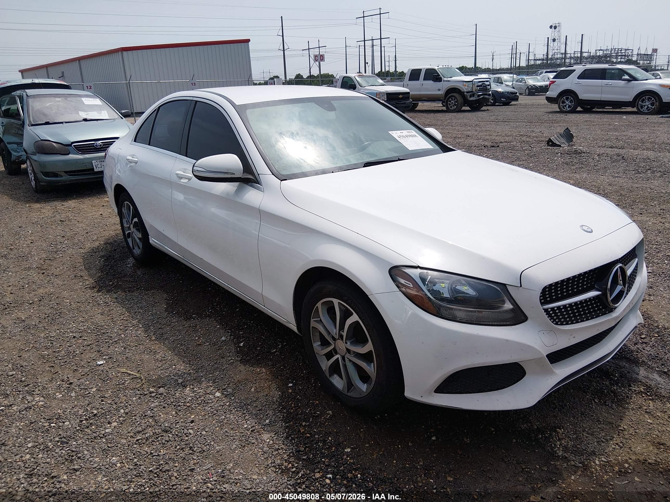 2015 Mercedes-benz C 300 4matic White vin: 55SWF4KB4FU053744