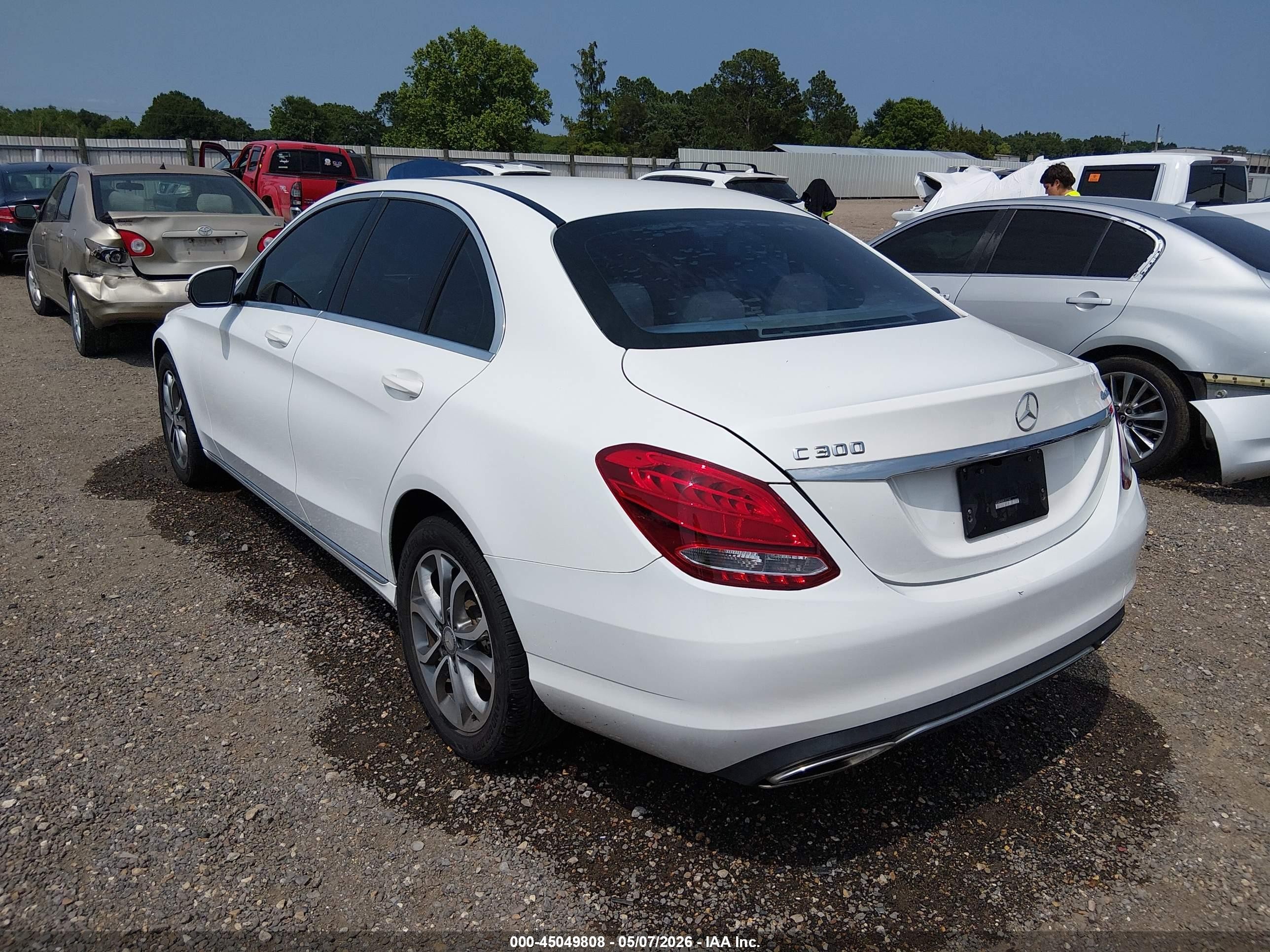 2015 Mercedes-benz C 300 4matic White vin: 55SWF4KB4FU053744