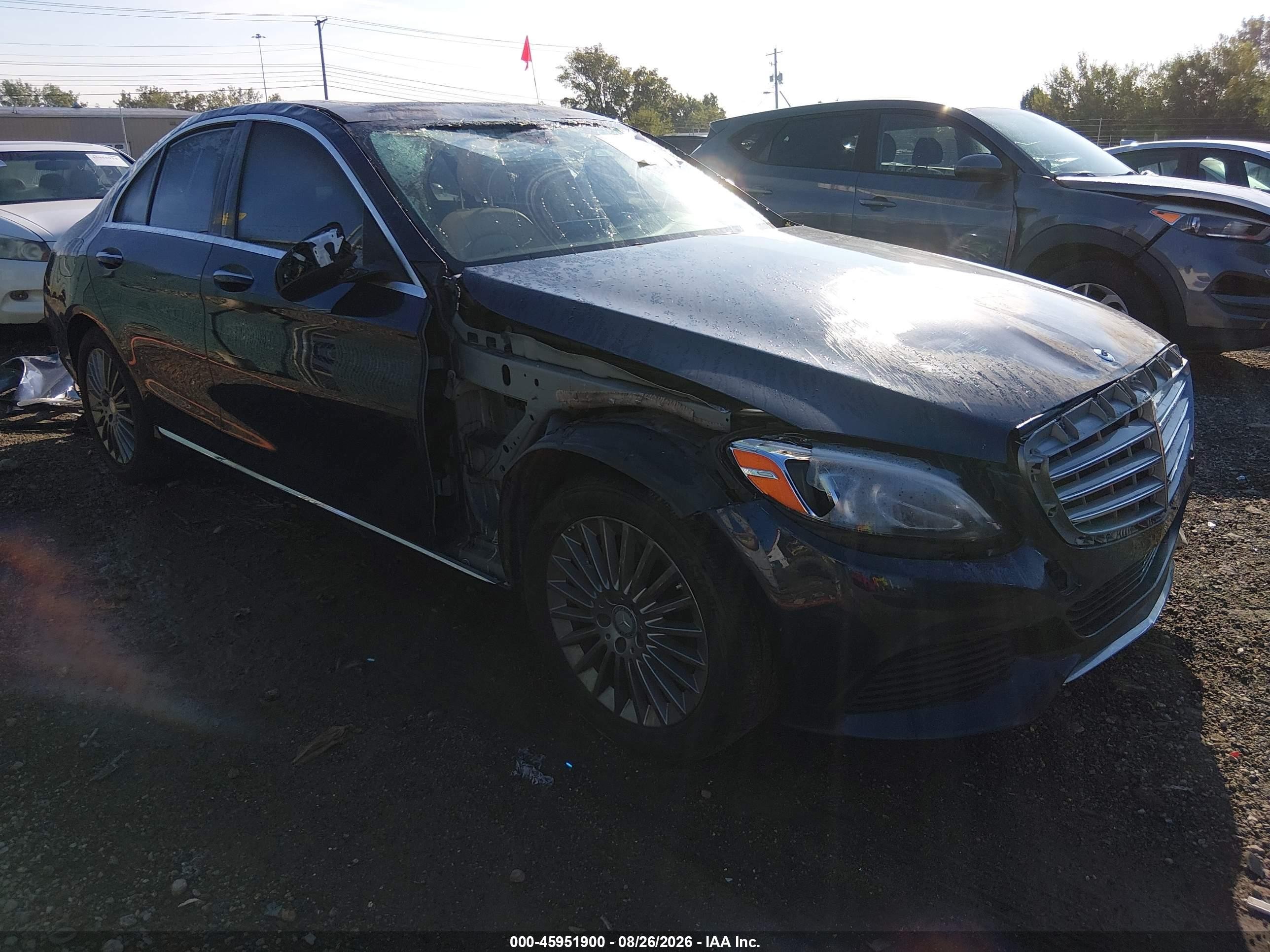 2015 Mercedes-benz C 300 Luxury 4matic Black vin: 55SWF4KB4FU057597