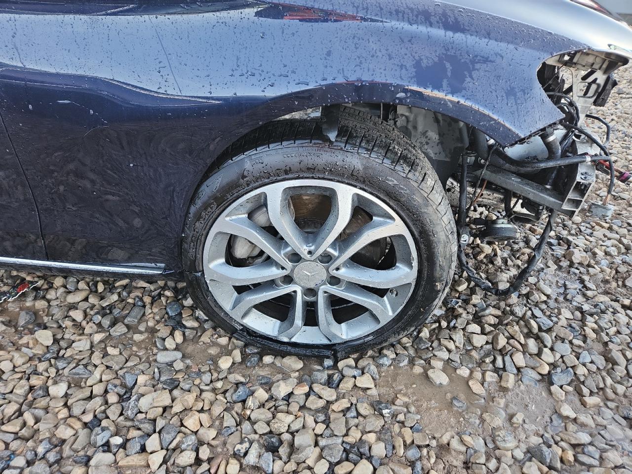 2015 Mercedes-benz C 300 4mat Blue vin: 55SWF4KB4FU075050 Damage: Right Rocker Panel, Dent(S) W/ Paint Dmg, 1 To 2 Inches