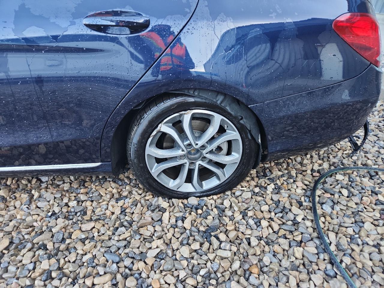 2015 Mercedes-benz C 300 4mat Blue vin: 55SWF4KB4FU075050 Damage: Left Rear Wheel, Curb Rash, 3 To 4 Inches