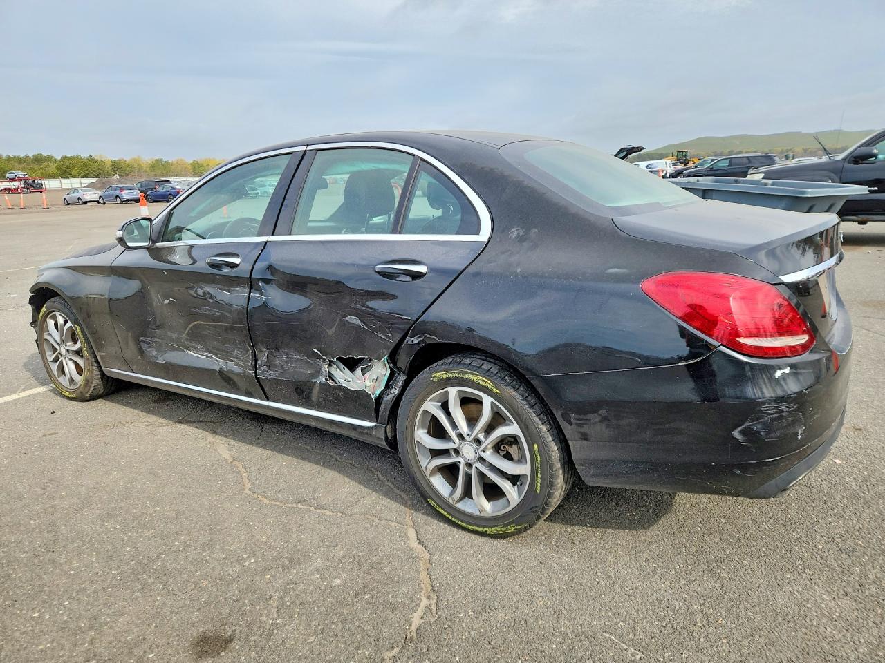 2015 Mercedes-benz C 300 4matic Черный vin: 55SWF4KB4FU093550
