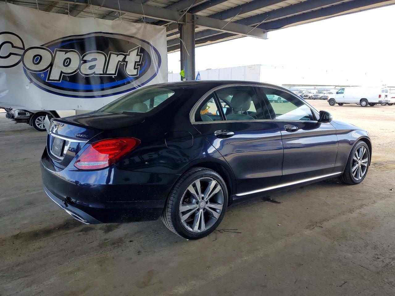 2015 Mercedes-benz C 300 4matic Blue vin: 55SWF4KB5FU012460