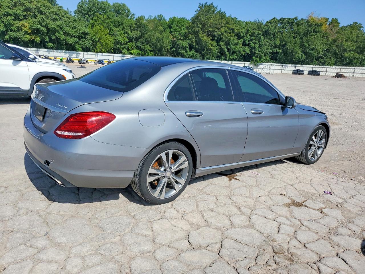 2015 Mercedes-benz C 300 4matic Silver vin: 55SWF4KB5FU013866
