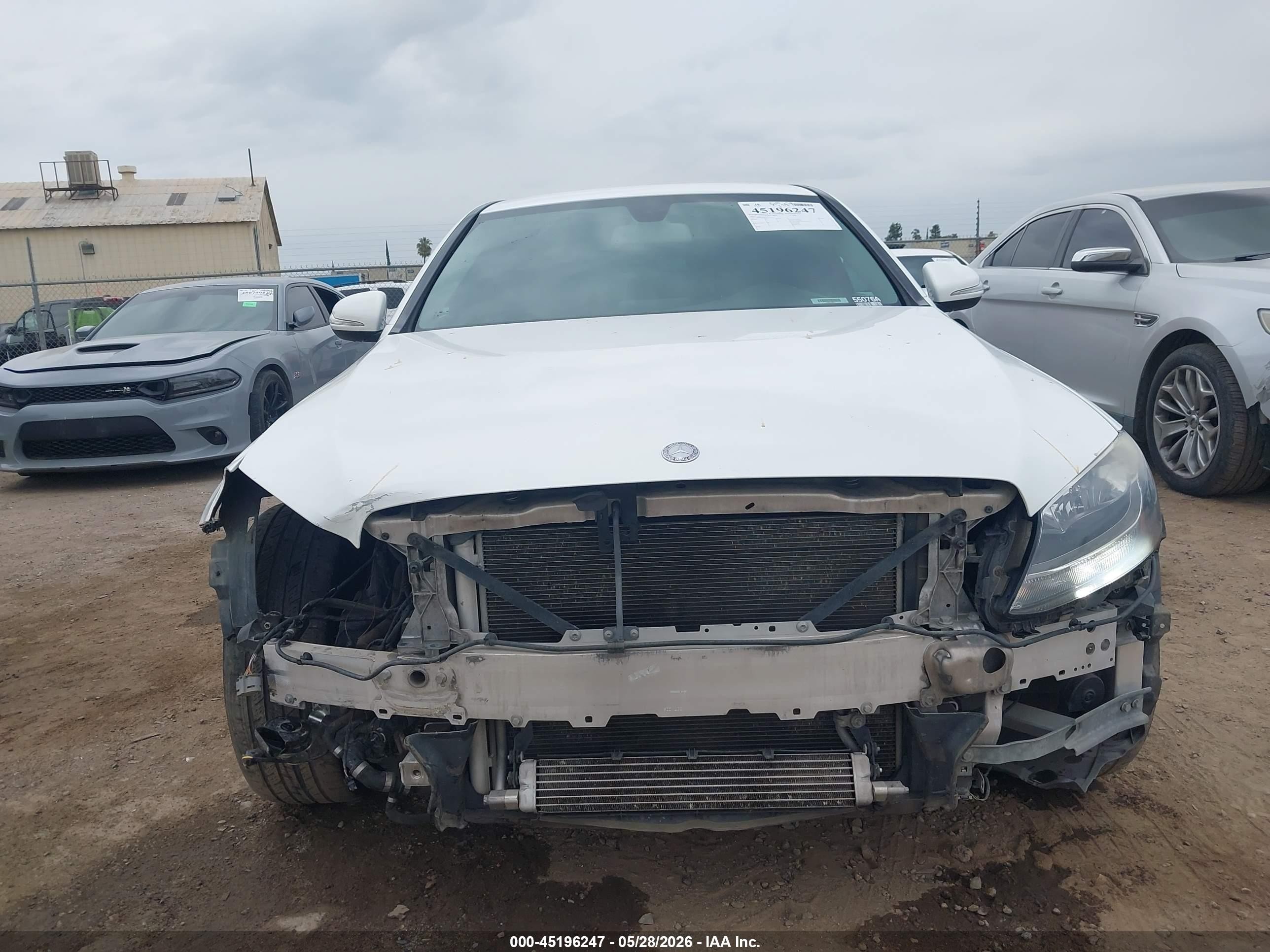 2015 Mercedes-benz C 300 4matic White vin: 55SWF4KB5FU022972