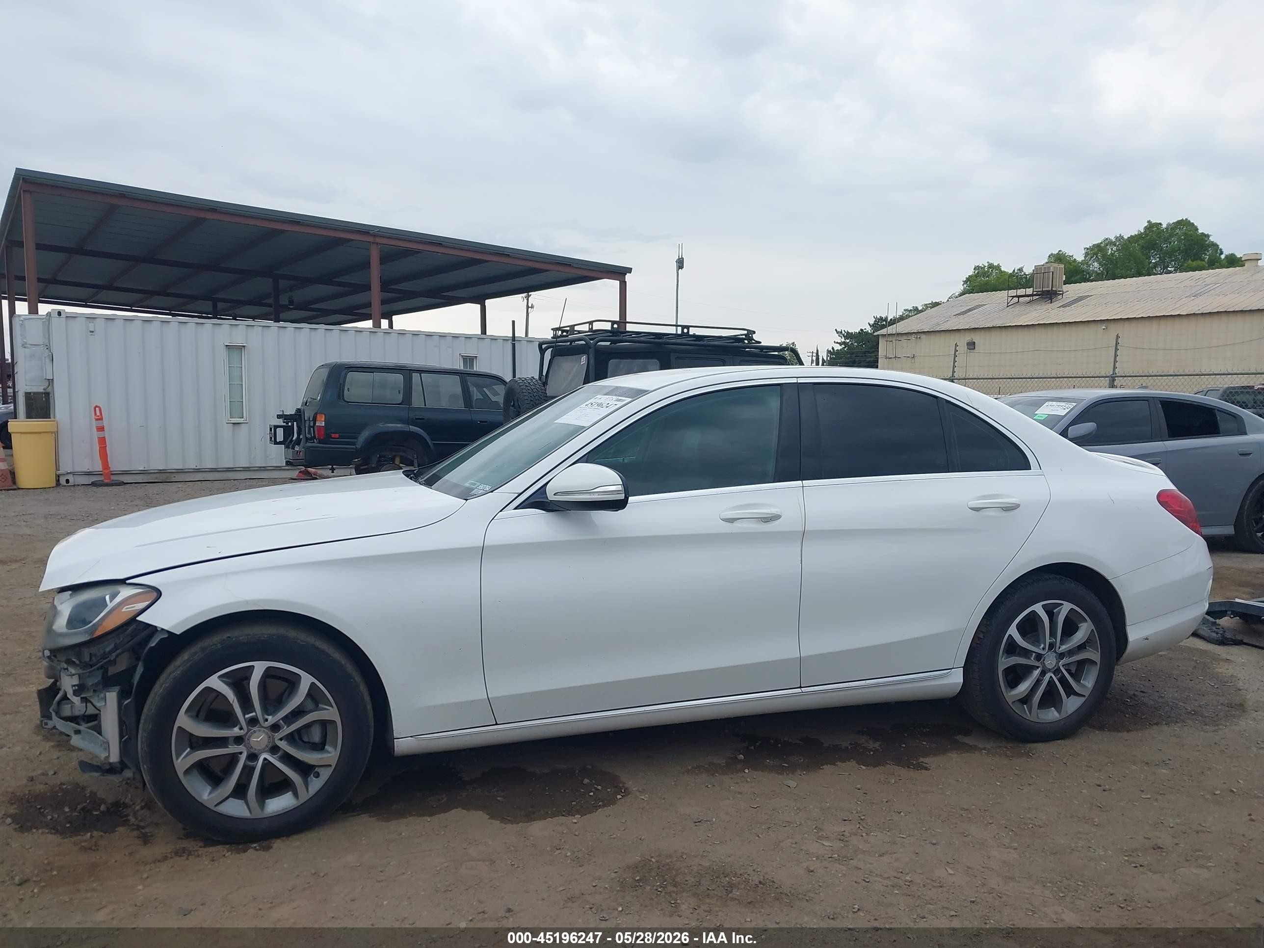 2015 Mercedes-benz C 300 4matic White vin: 55SWF4KB5FU022972