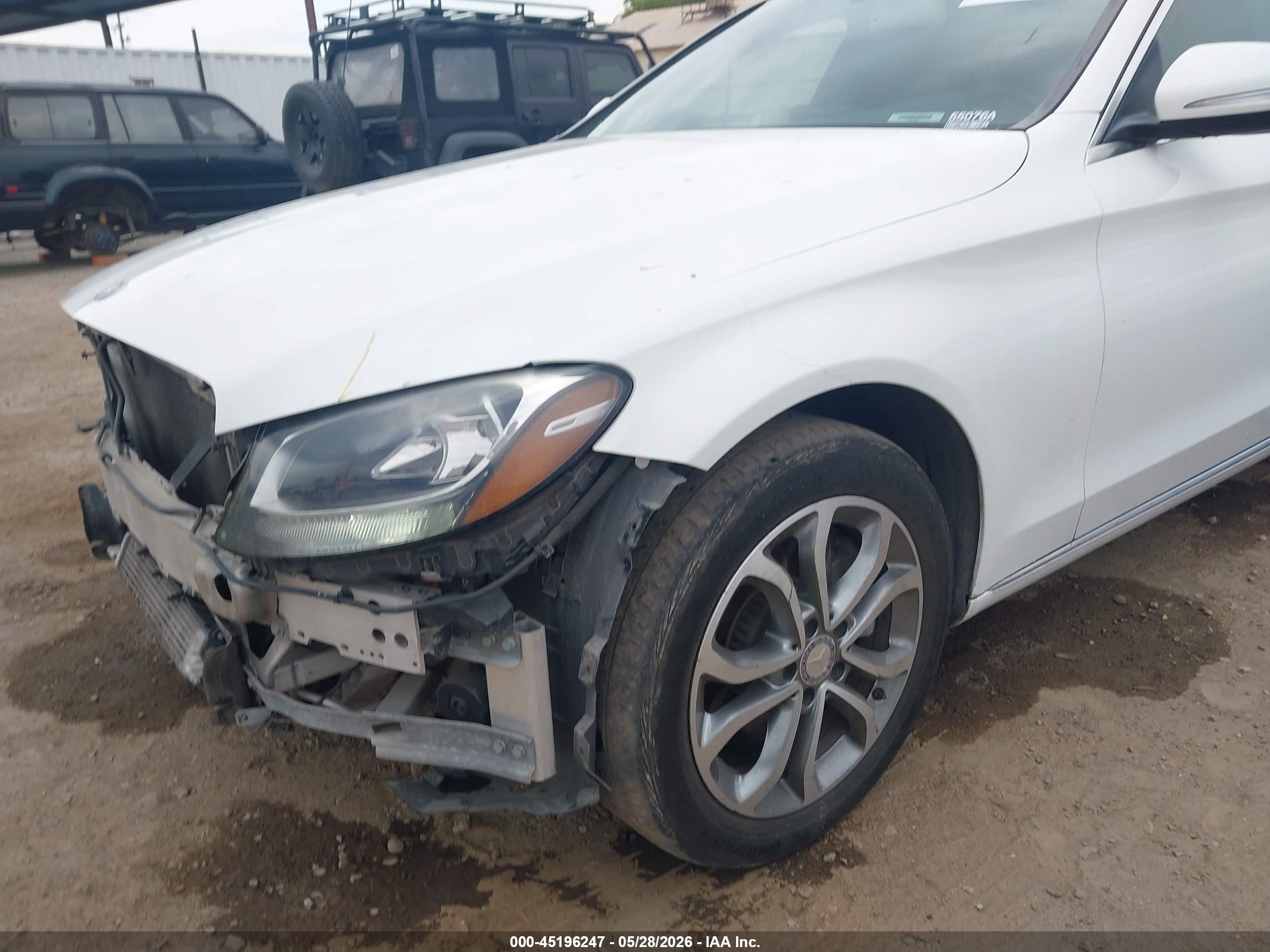 2015 Mercedes-benz C 300 4matic White vin: 55SWF4KB5FU022972