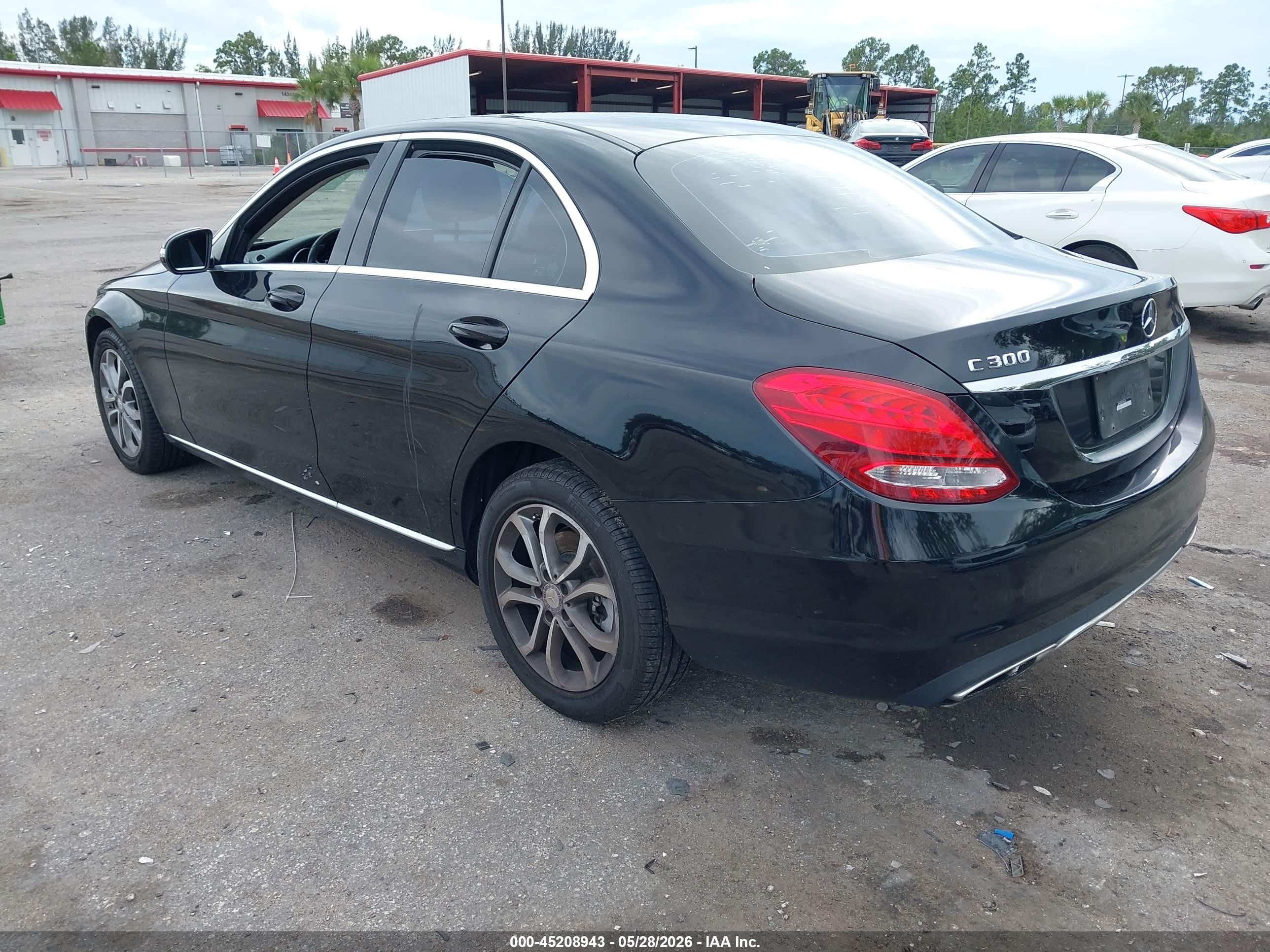 2015 Mercedes-benz C 300 4matic Черный vin: 55SWF4KB5FU026486