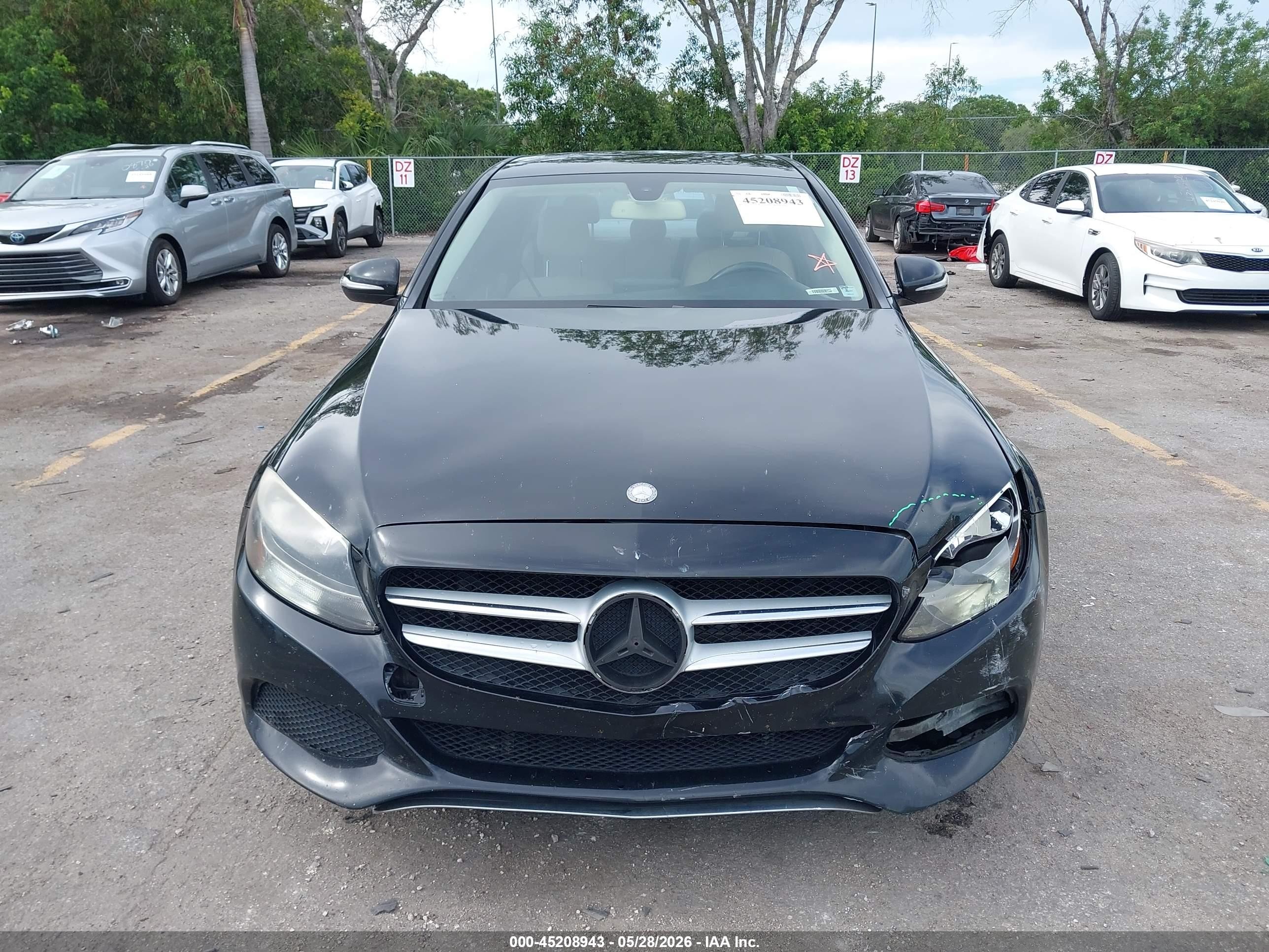 2015 Mercedes-benz C 300 4matic Черный vin: 55SWF4KB5FU026486