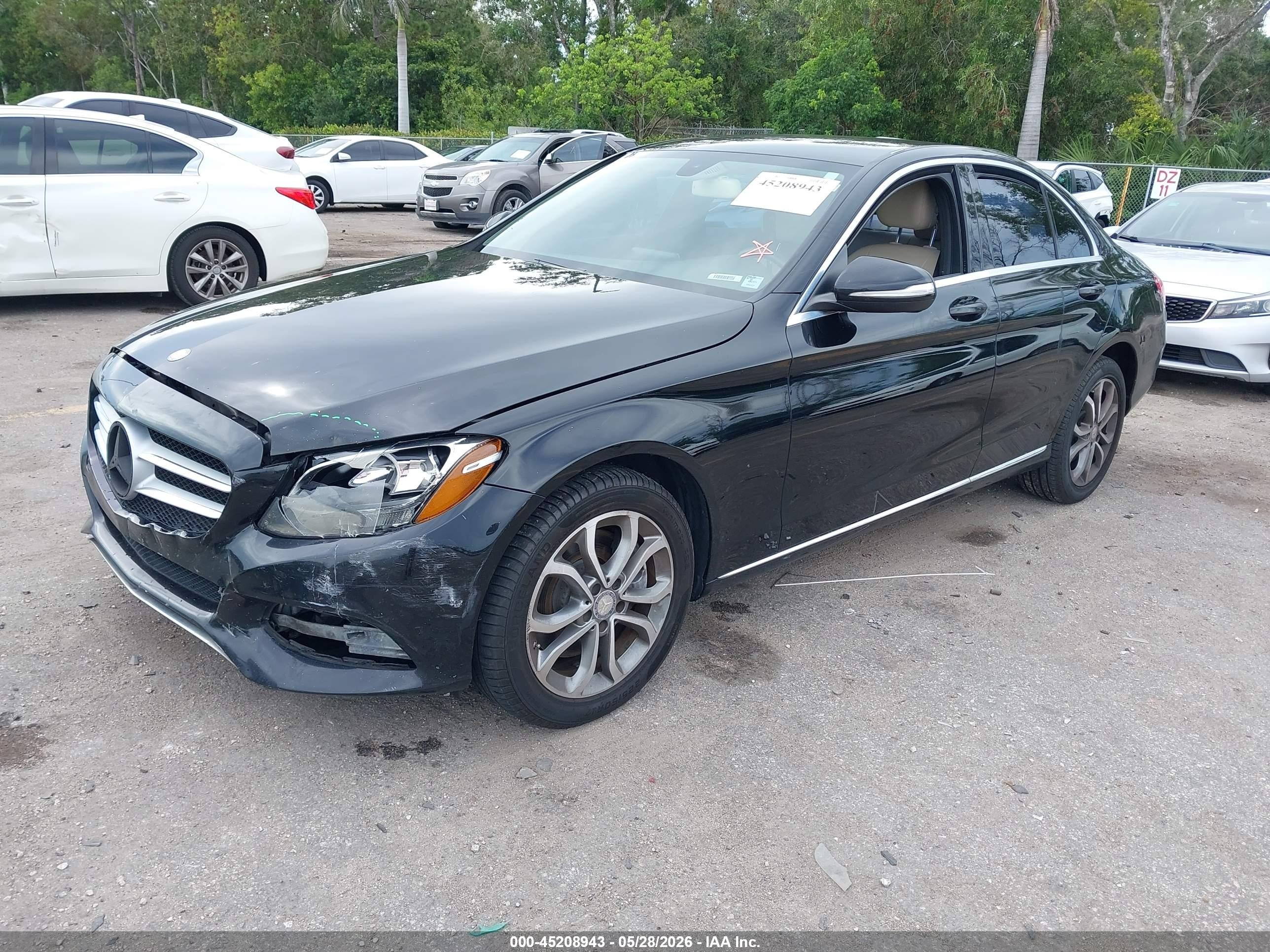 2015 Mercedes-benz C 300 4matic Черный vin: 55SWF4KB5FU026486
