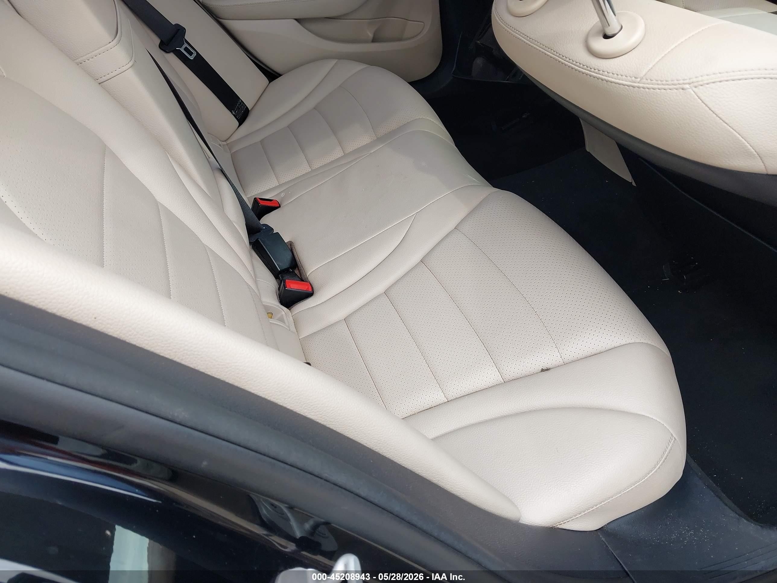 2015 Mercedes-benz C 300 4matic Черный vin: 55SWF4KB5FU026486