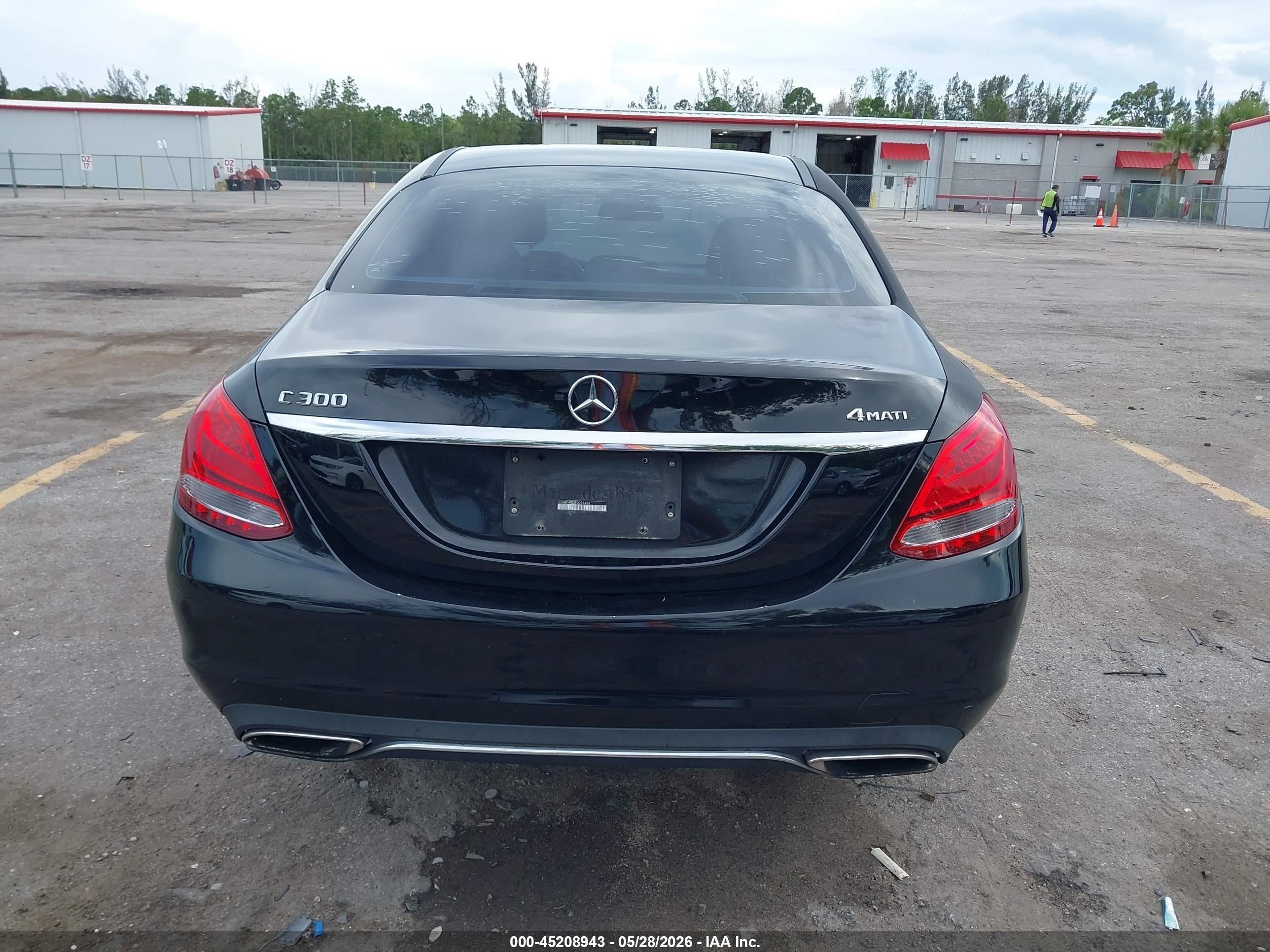 2015 Mercedes-benz C 300 4matic Черный vin: 55SWF4KB5FU026486