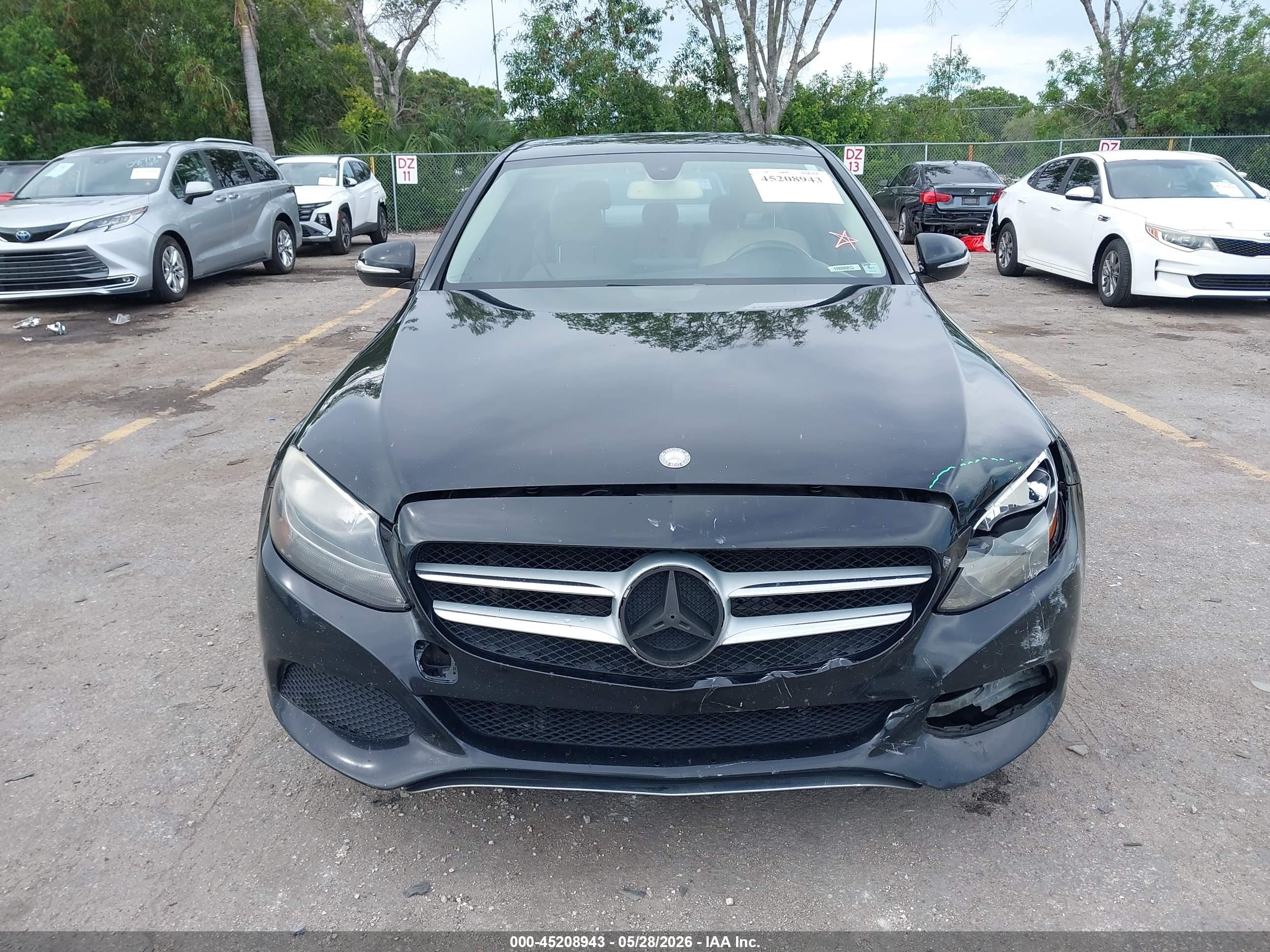 2015 Mercedes-benz C 300 4matic Черный vin: 55SWF4KB5FU026486