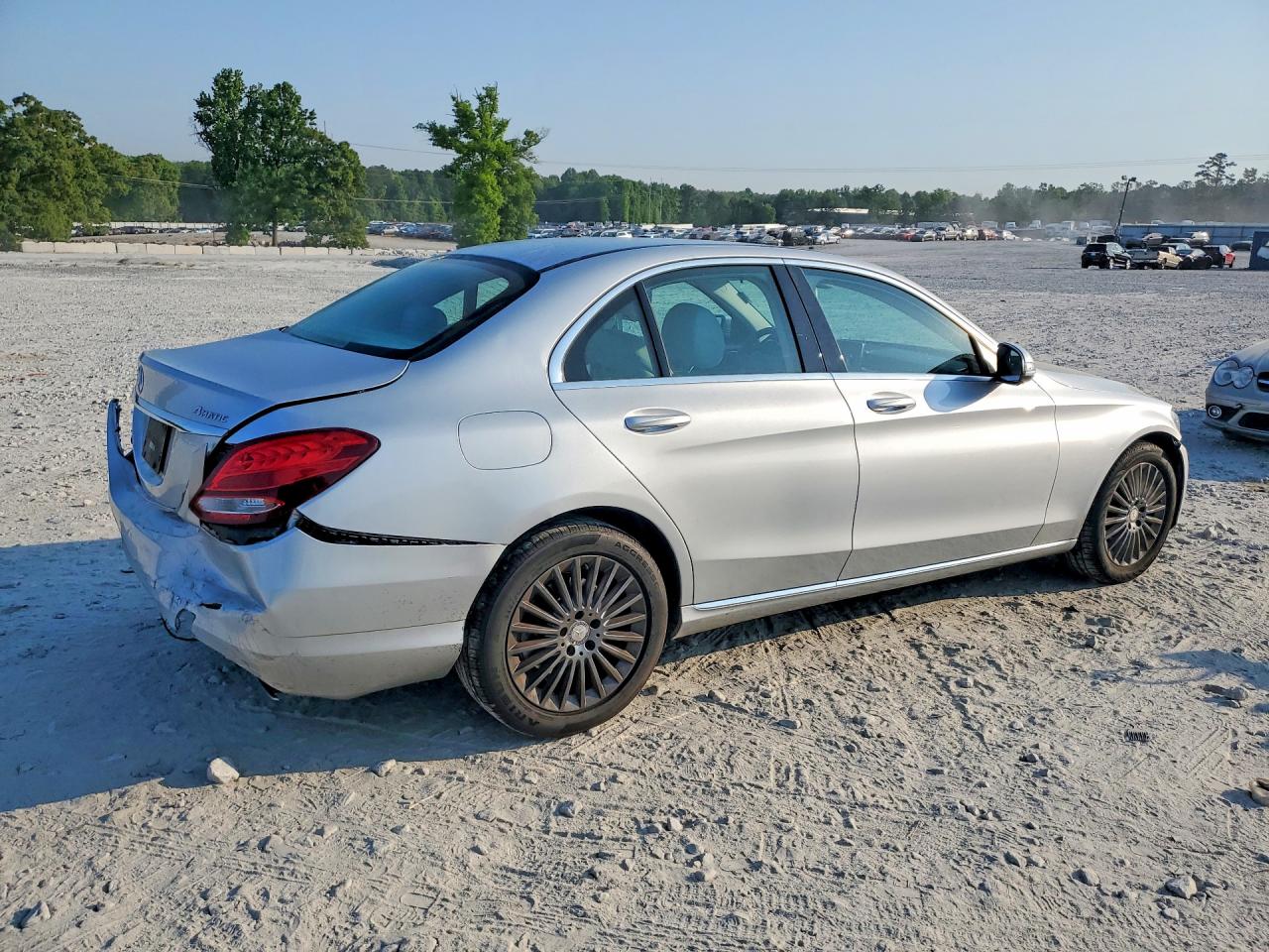 2015 Mercedes-benz C 300 4matic Серебряный vin: 55SWF4KB5FU030571
