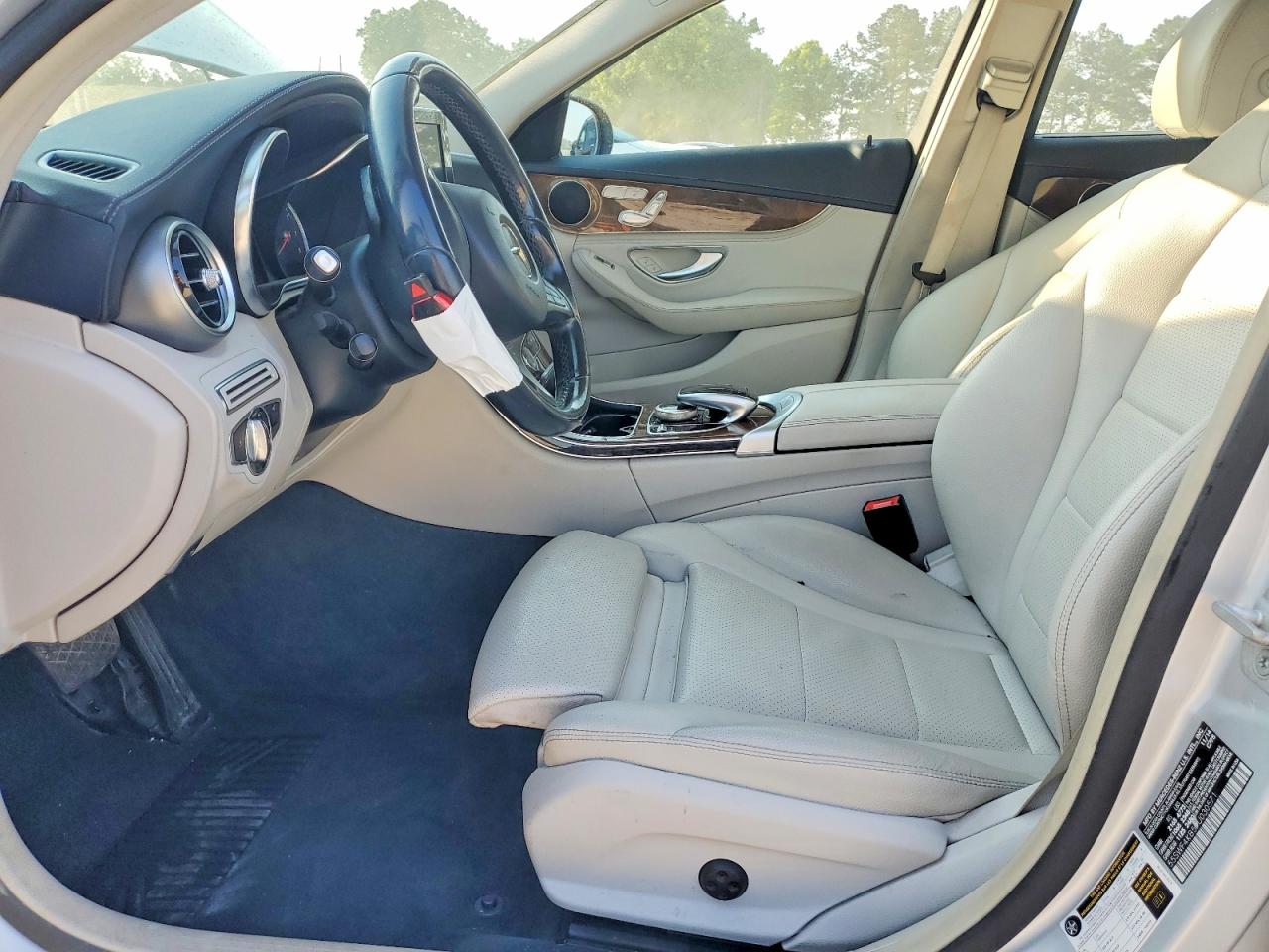 2015 Mercedes-benz C 300 4matic Серебряный vin: 55SWF4KB5FU030571