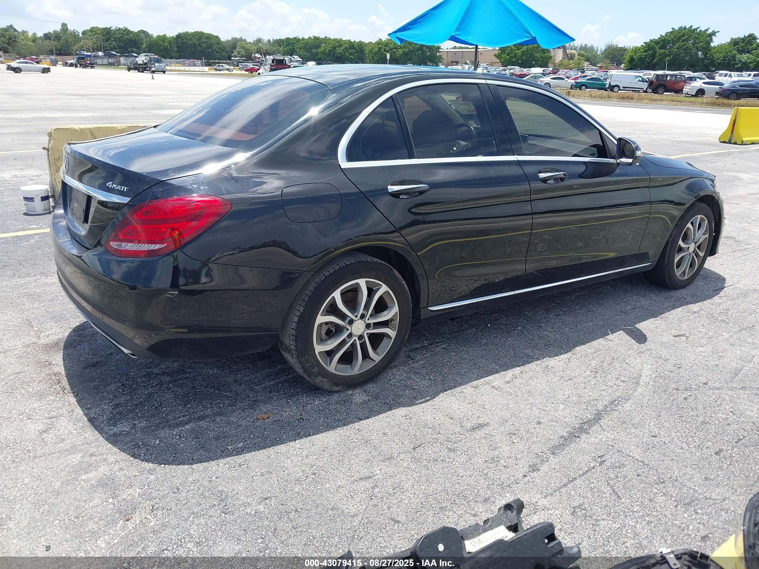 2015 Mercedes-benz C 300 4matic/luxury 4matic/sport 4matic Черный vin: 55SWF4KB5FU031879