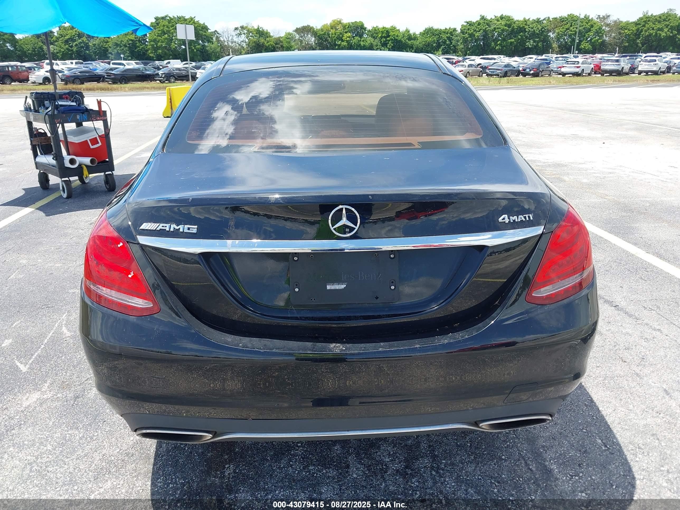 2015 Mercedes-benz C 300 4matic/luxury 4matic/sport 4matic Черный vin: 55SWF4KB5FU031879
