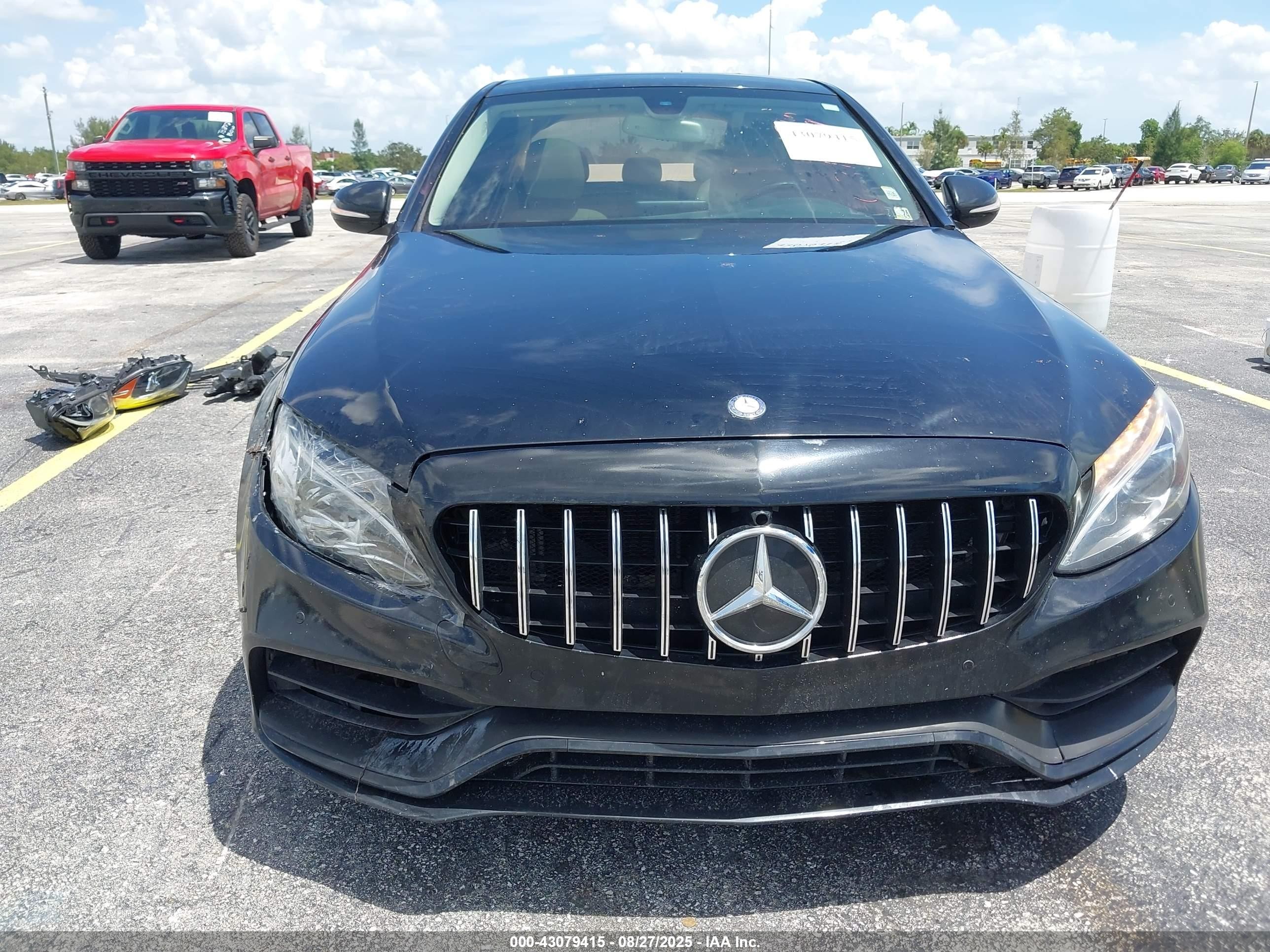 2015 Mercedes-benz C 300 4matic/luxury 4matic/sport 4matic Черный vin: 55SWF4KB5FU031879