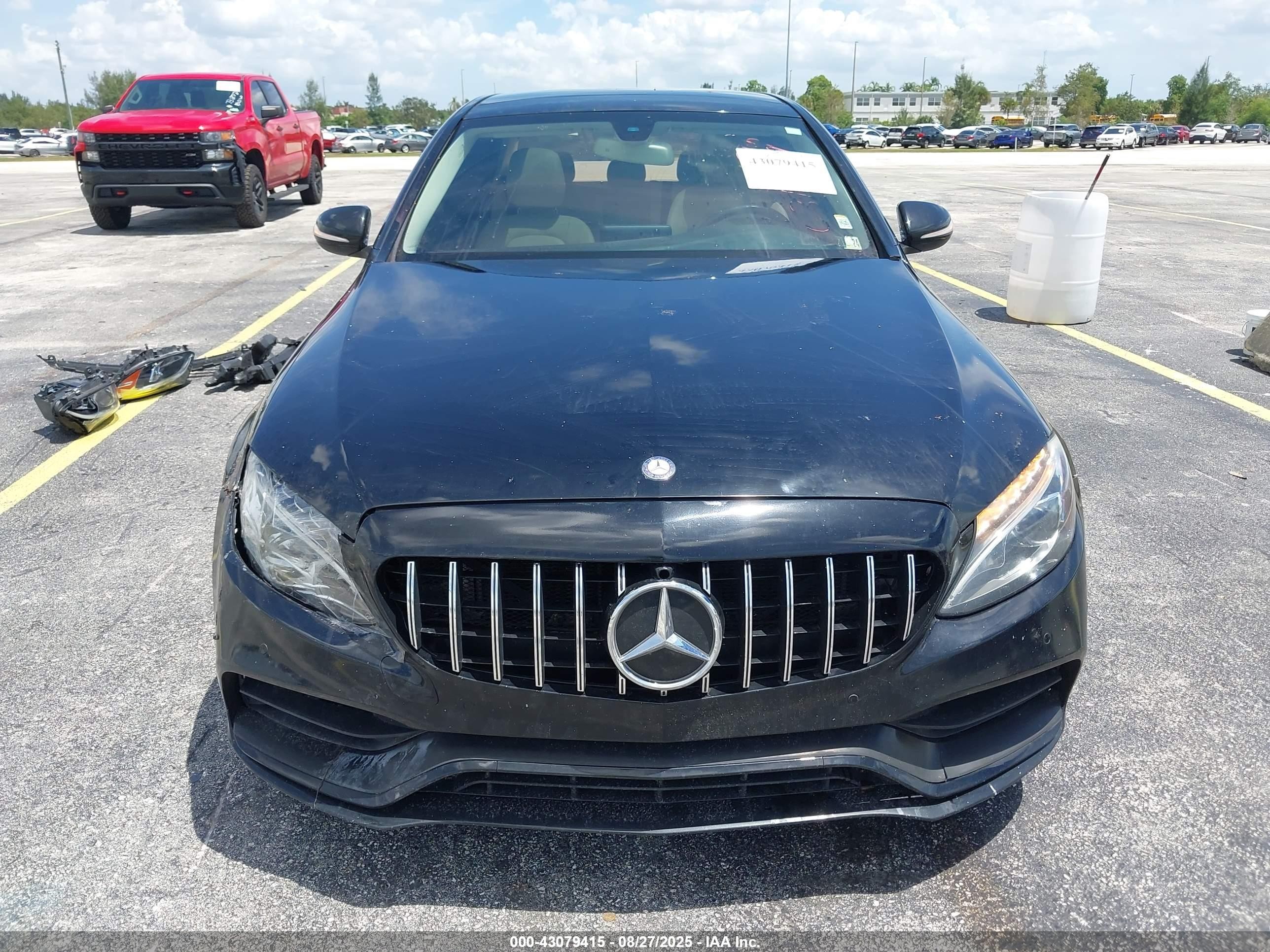 2015 Mercedes-benz C 300 4matic/luxury 4matic/sport 4matic Черный vin: 55SWF4KB5FU031879