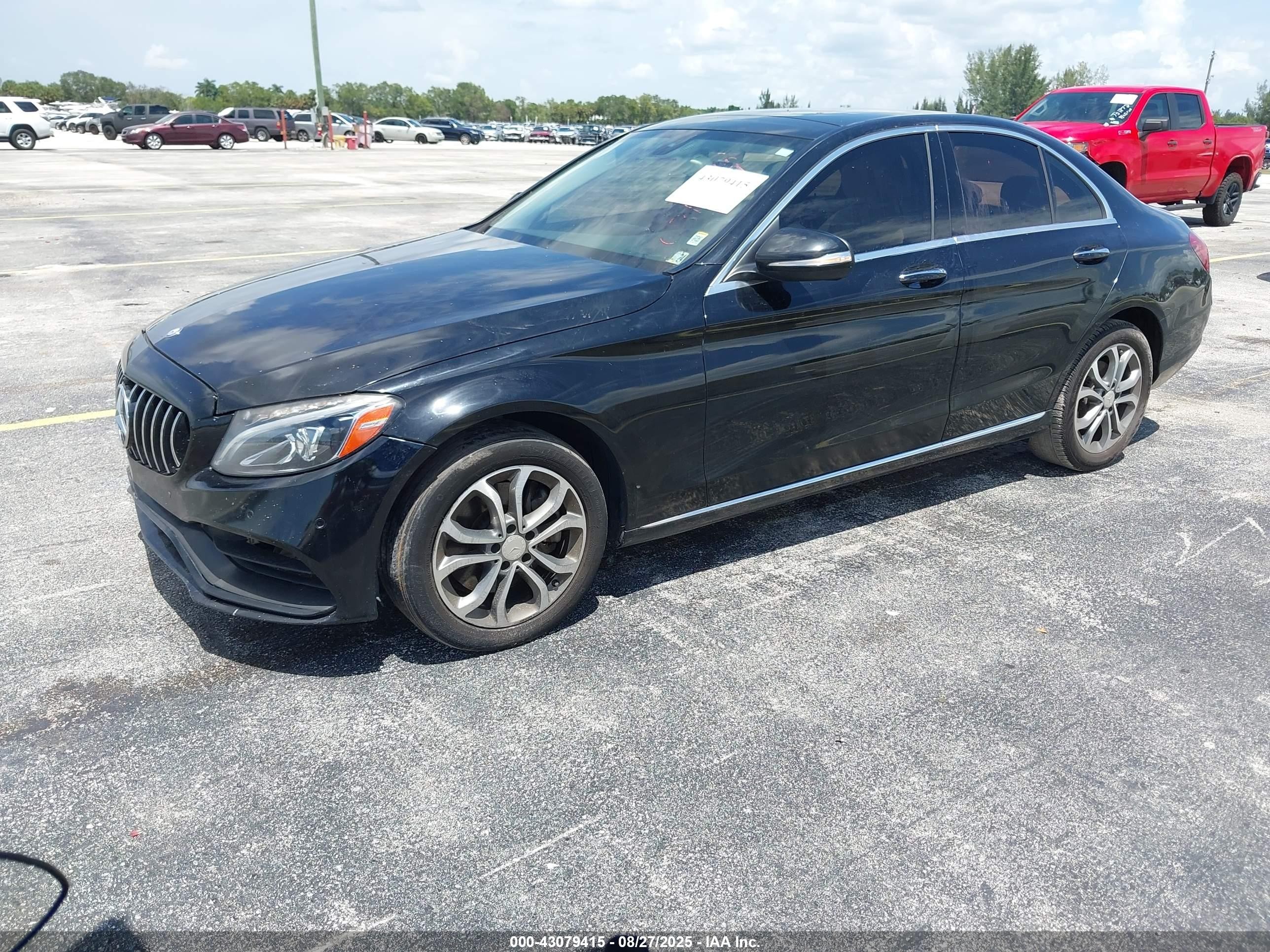 2015 Mercedes-benz C 300 4matic/luxury 4matic/sport 4matic Черный vin: 55SWF4KB5FU031879