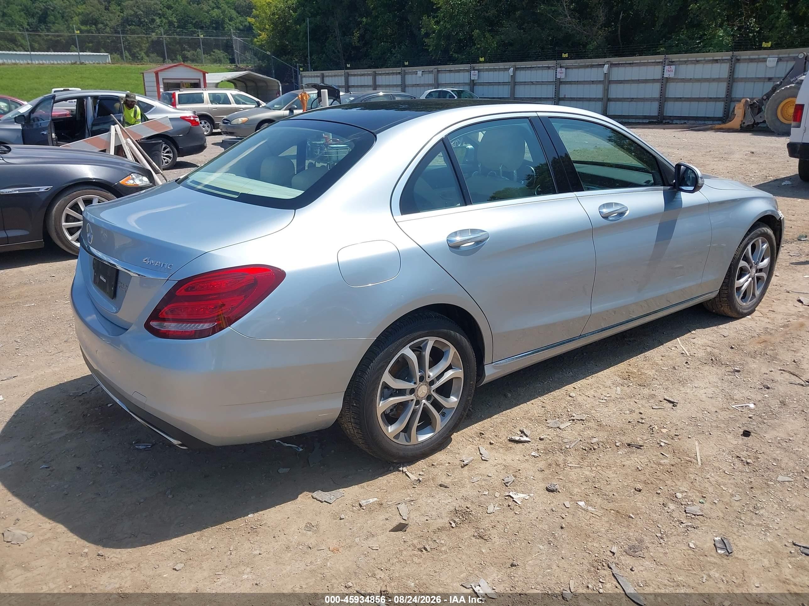 2015 Mercedes-benz C 300 4matic Silver vin: 55SWF4KB5FU037021