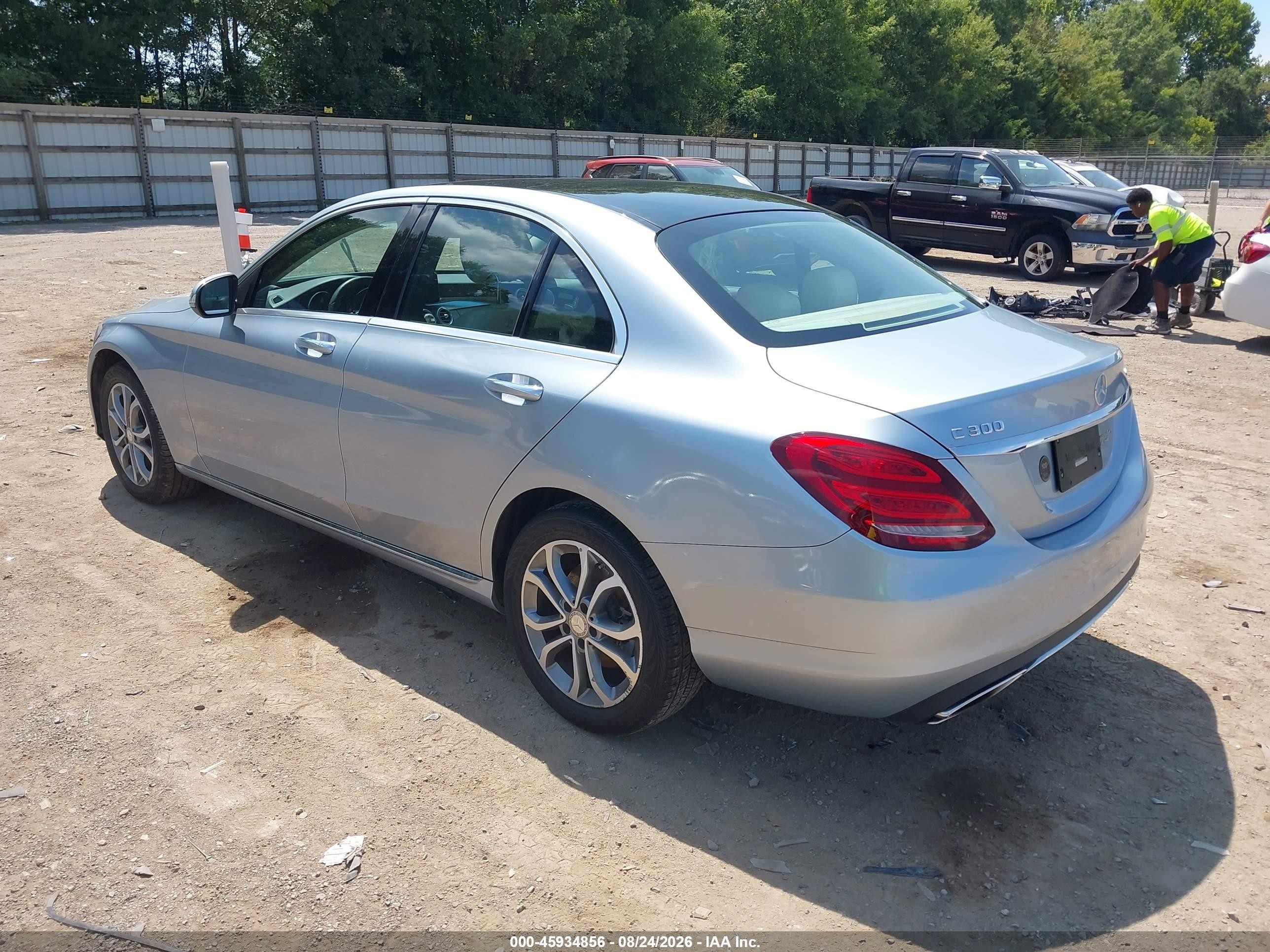 2015 Mercedes-benz C 300 4matic Silver vin: 55SWF4KB5FU037021