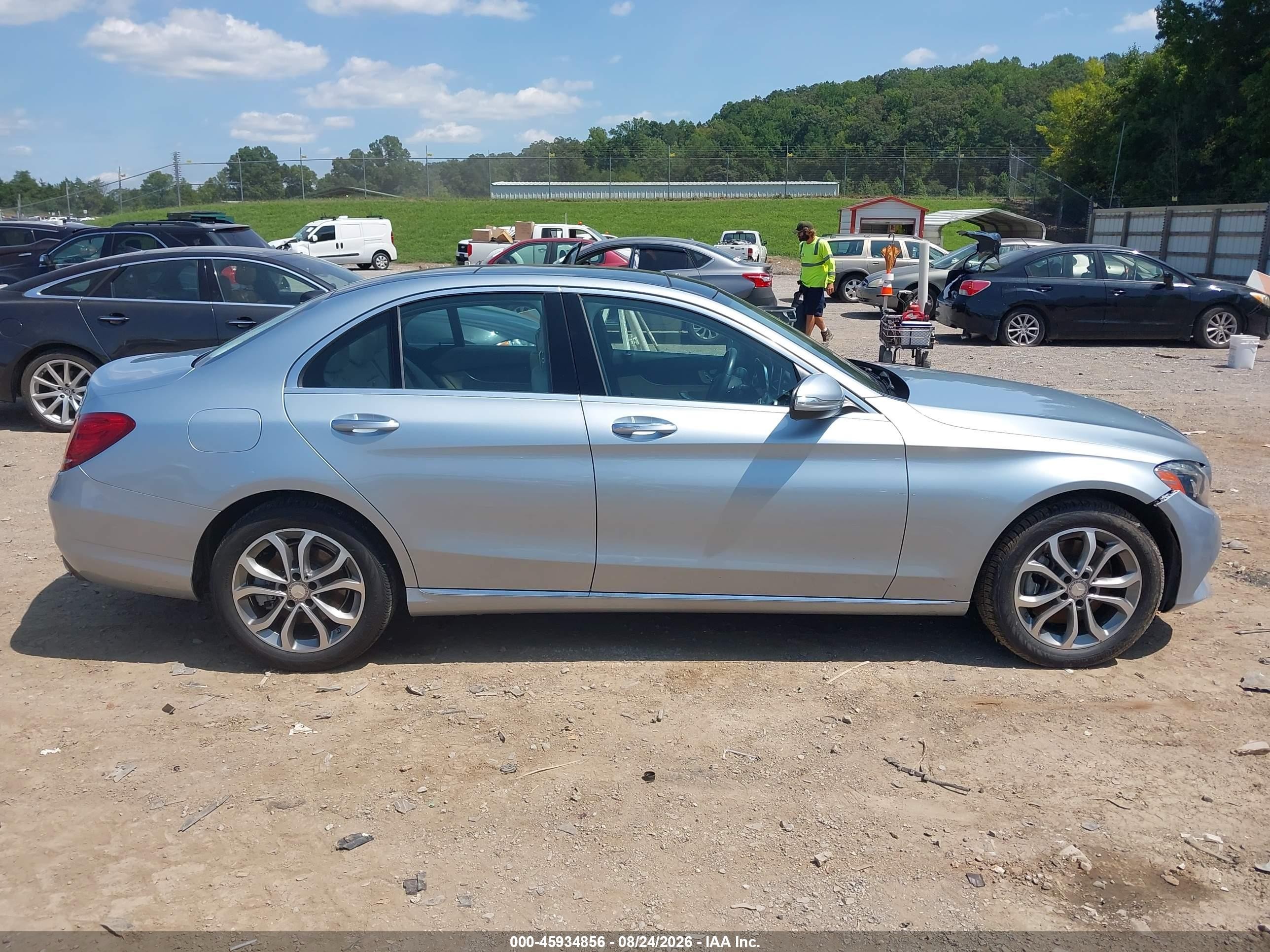 2015 Mercedes-benz C 300 4matic Silver vin: 55SWF4KB5FU037021