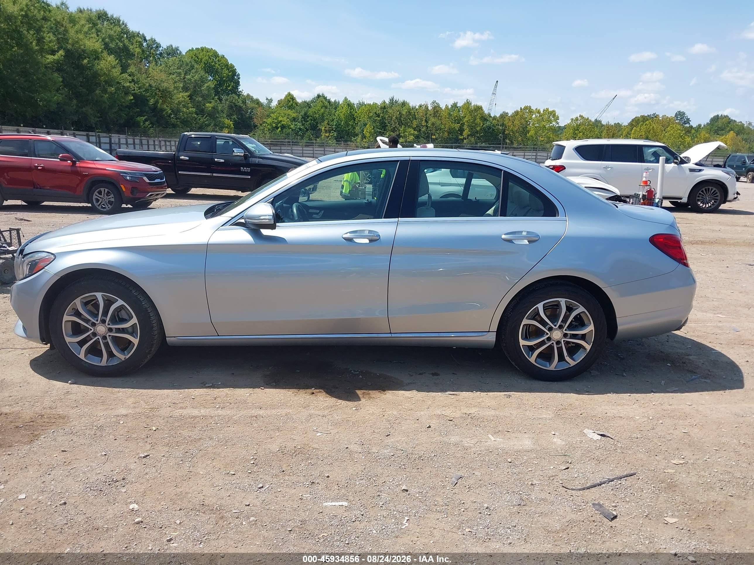 2015 Mercedes-benz C 300 4matic Silver vin: 55SWF4KB5FU037021
