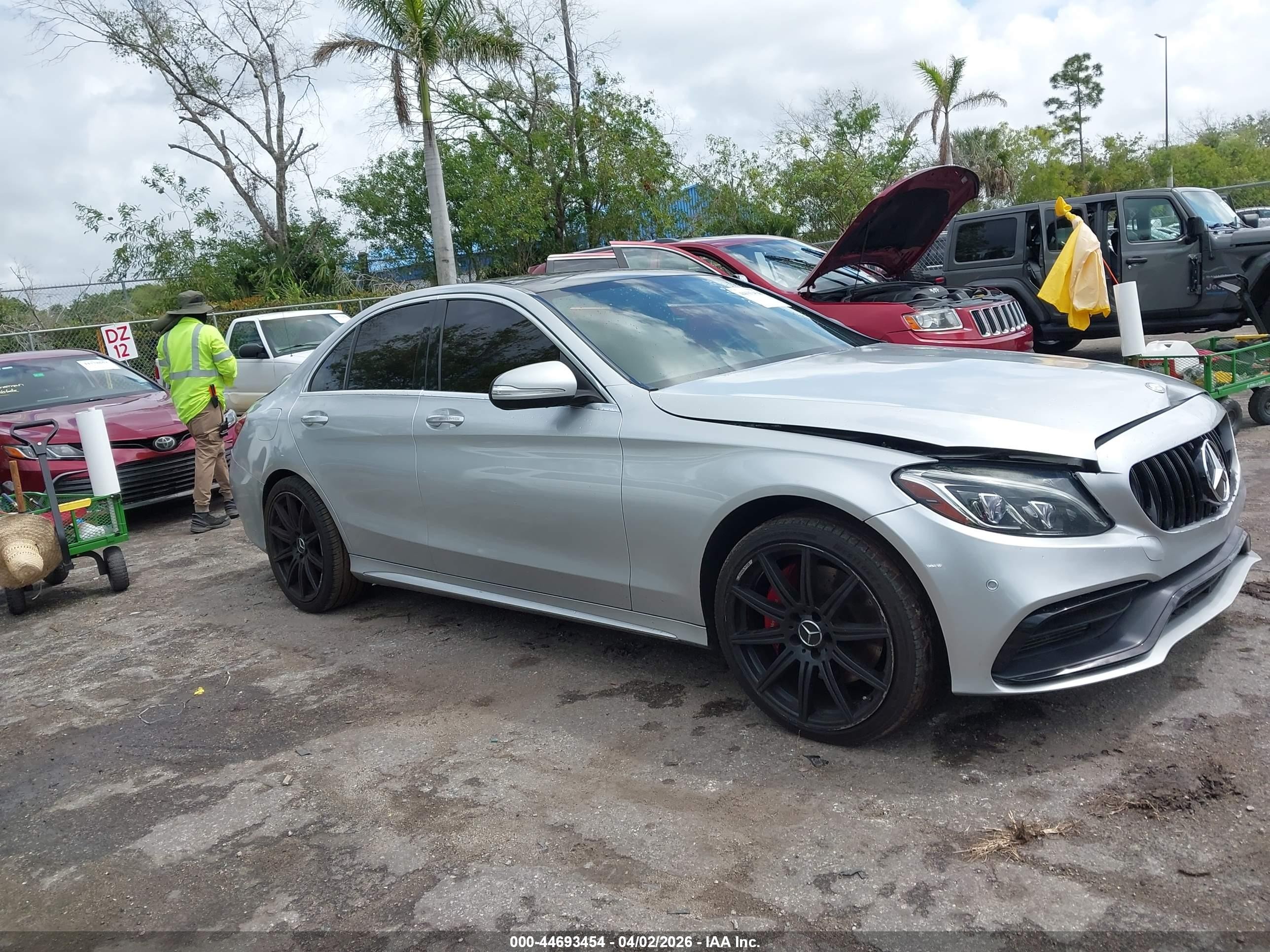 2015 Mercedes-benz C 300 Sport 4matic Silver vin: 55SWF4KB5FU048147