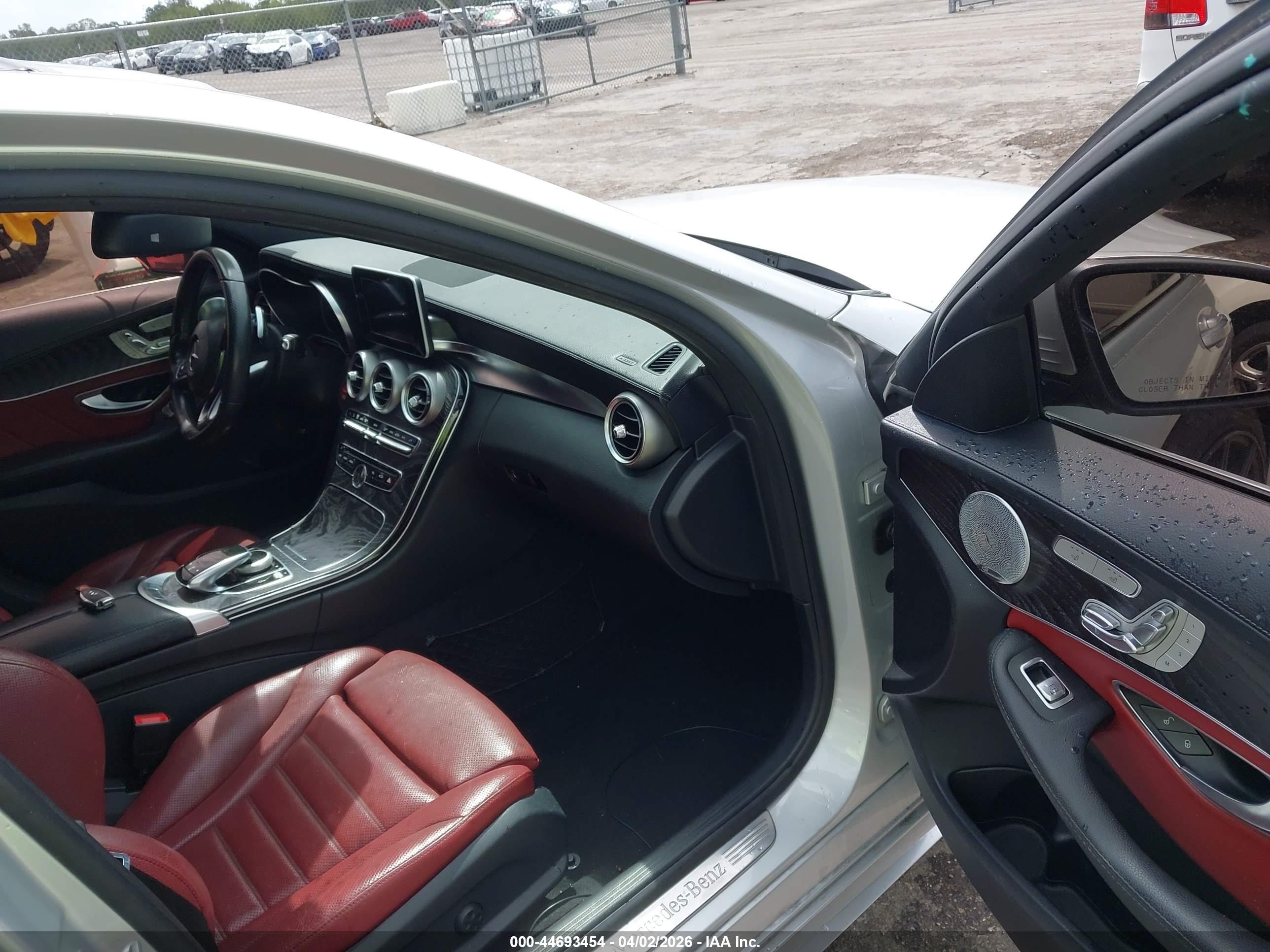 2015 Mercedes-benz C 300 Sport 4matic Silver vin: 55SWF4KB5FU048147