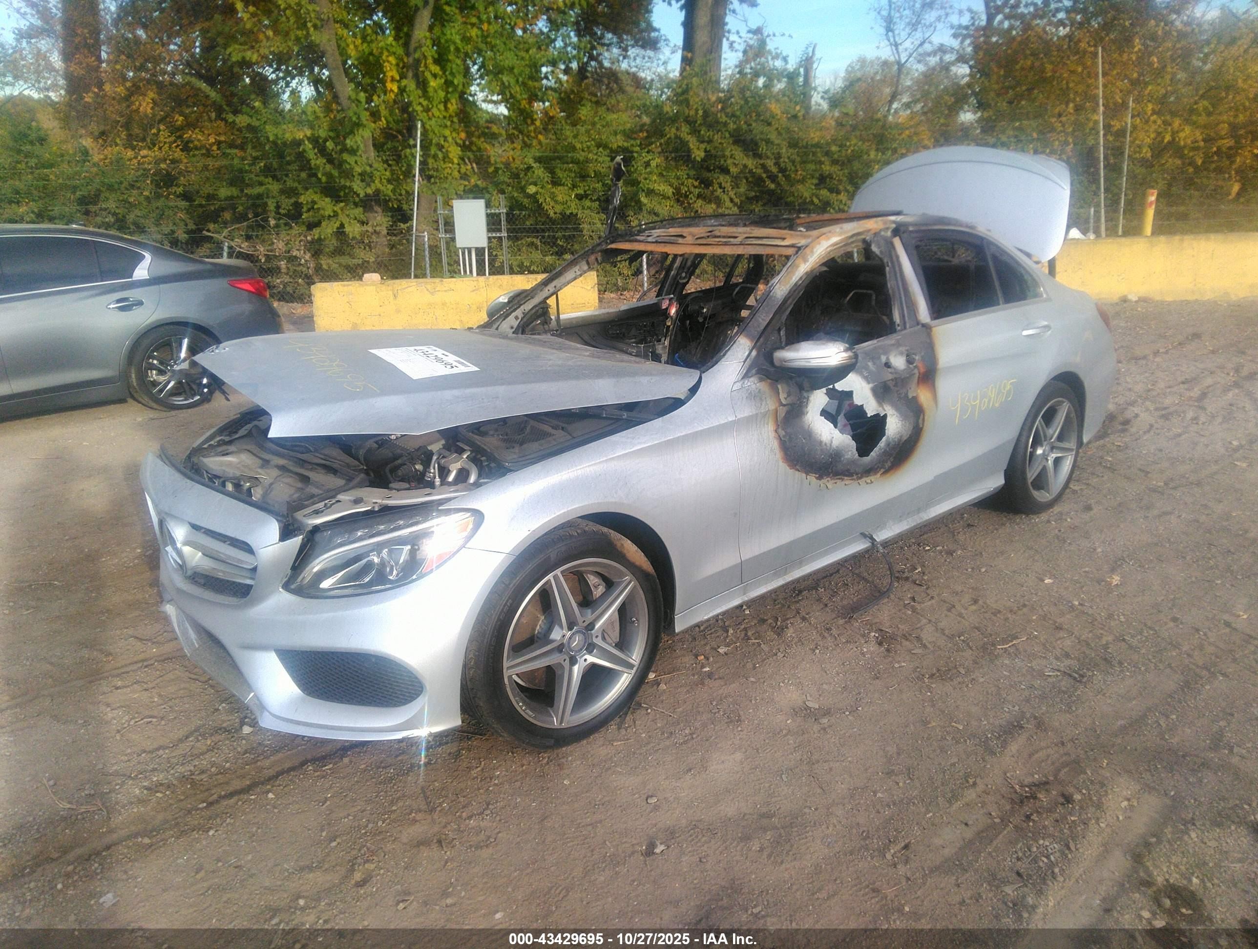2015 Mercedes-benz C 300 Sport 4matic Silver vin: 55SWF4KB5FU058418