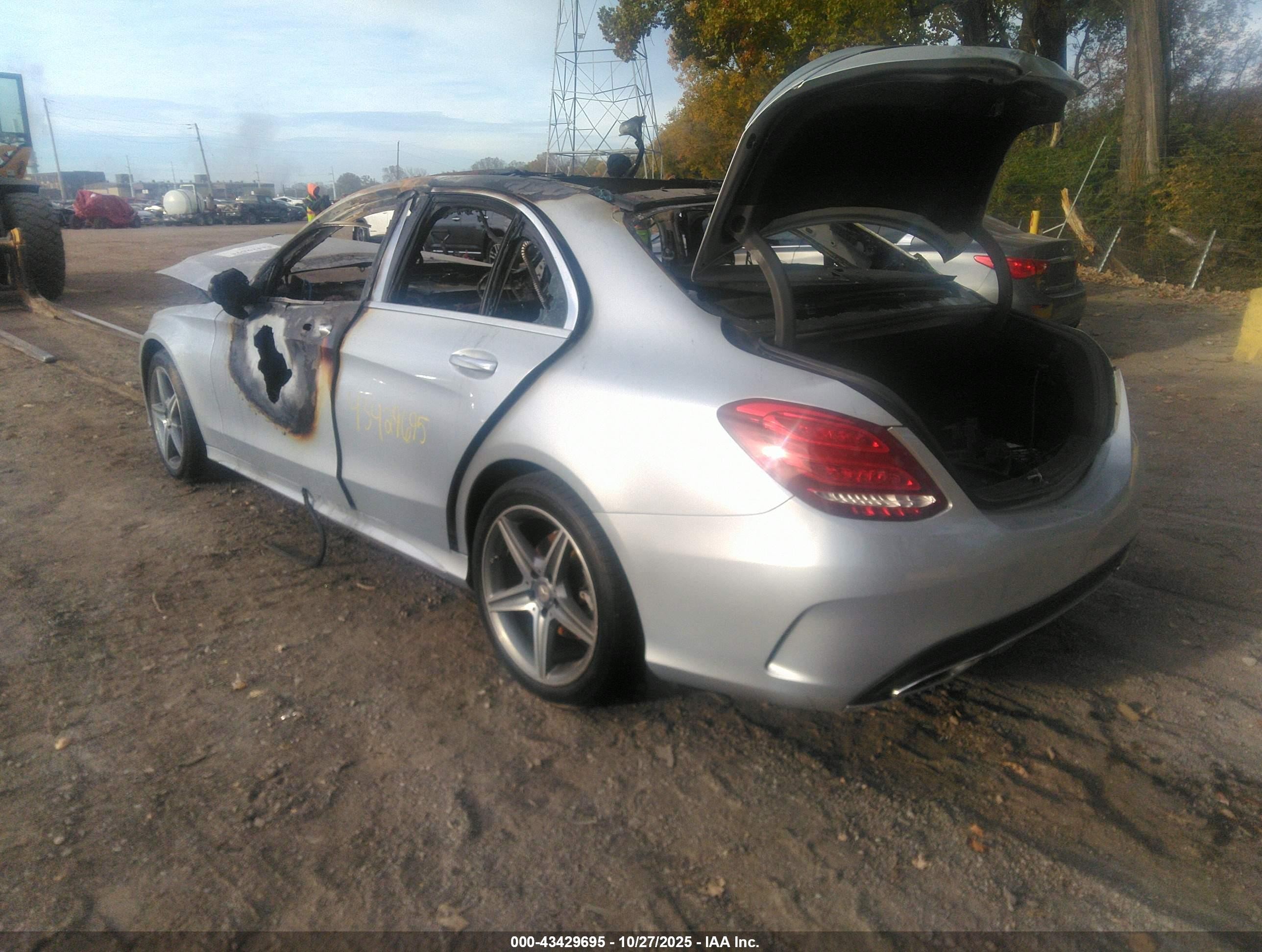 2015 Mercedes-benz C 300 Sport 4matic Silver vin: 55SWF4KB5FU058418
