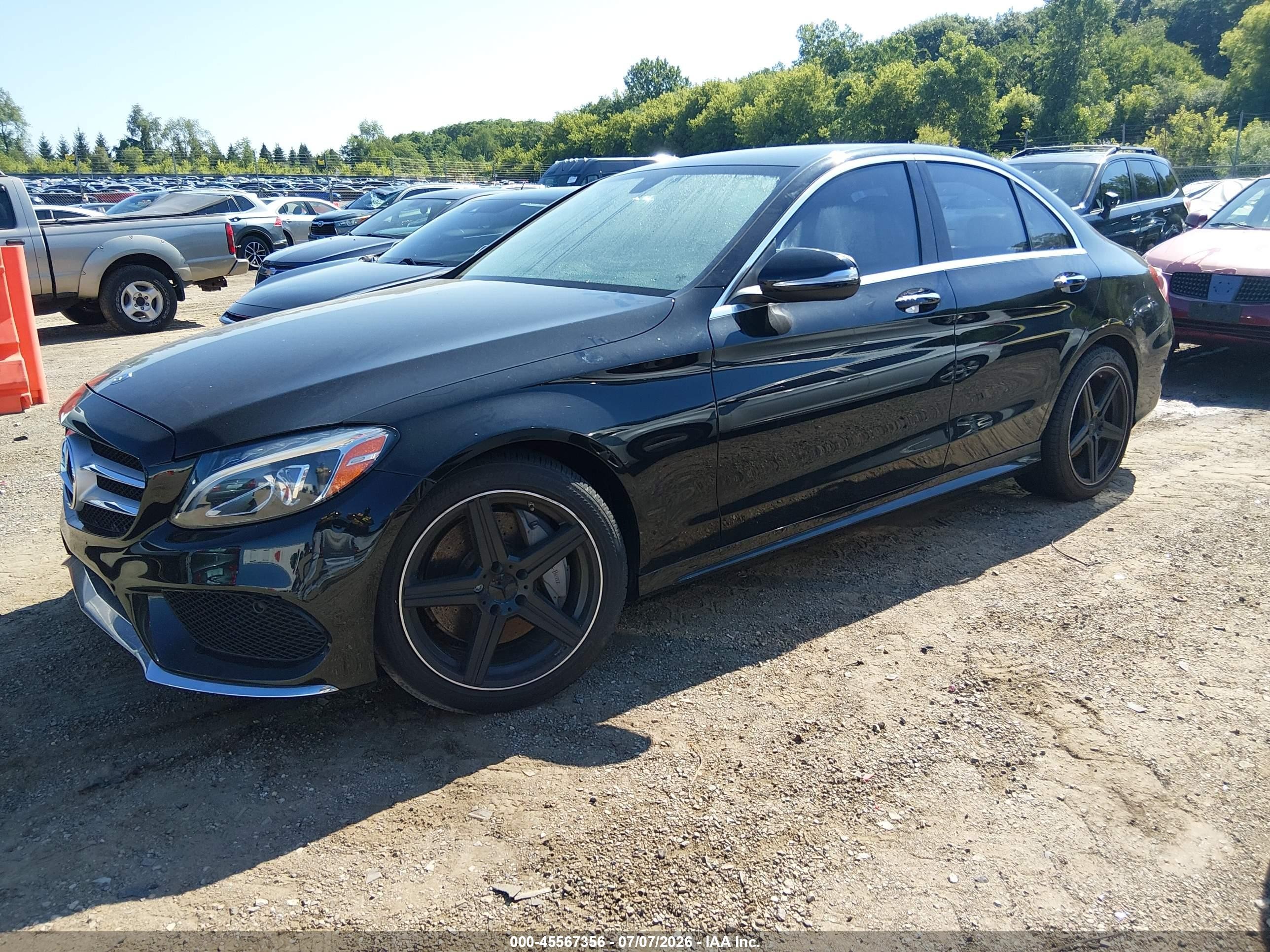 2015 Mercedes-benz C 300 Sport 4matic Черный vin: 55SWF4KB5FU080502