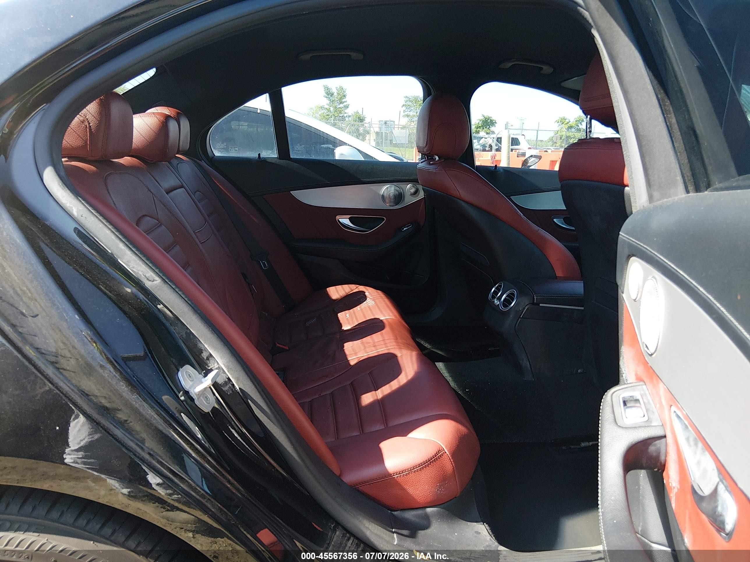 2015 Mercedes-benz C 300 Sport 4matic Черный vin: 55SWF4KB5FU080502