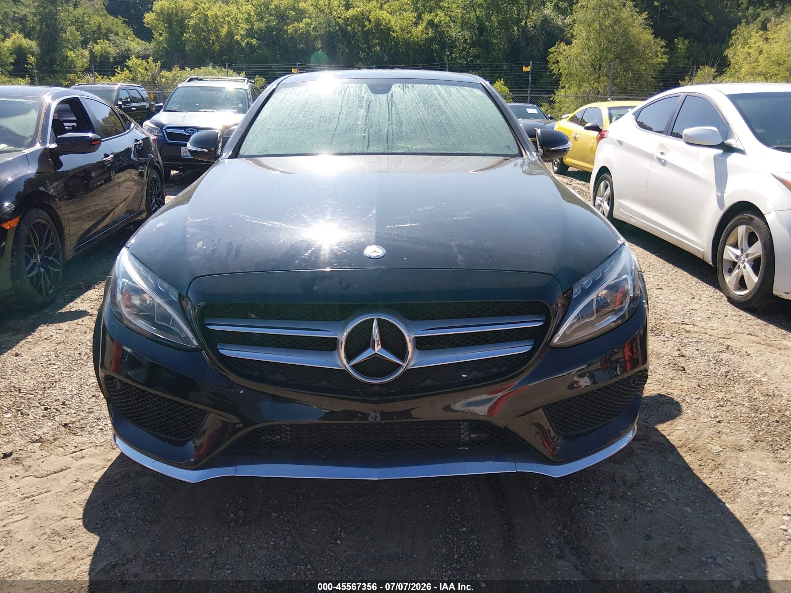 2015 Mercedes-benz C 300 Sport 4matic Черный vin: 55SWF4KB5FU080502