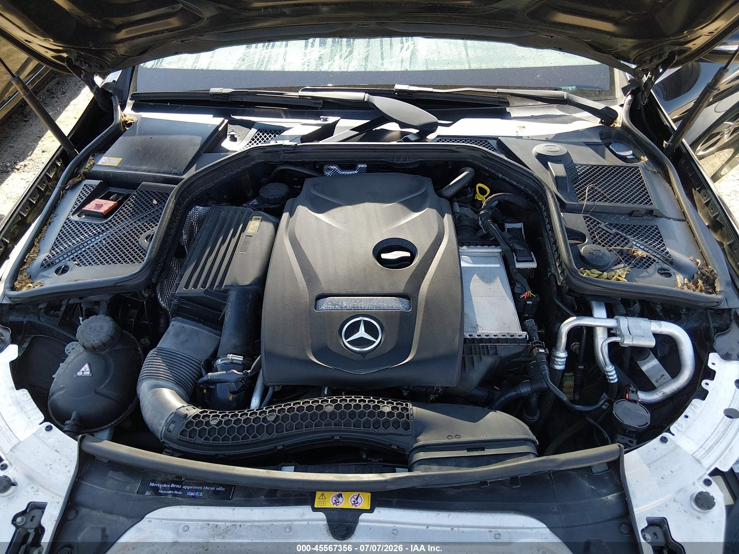 2015 Mercedes-benz C 300 Sport 4matic Черный vin: 55SWF4KB5FU080502