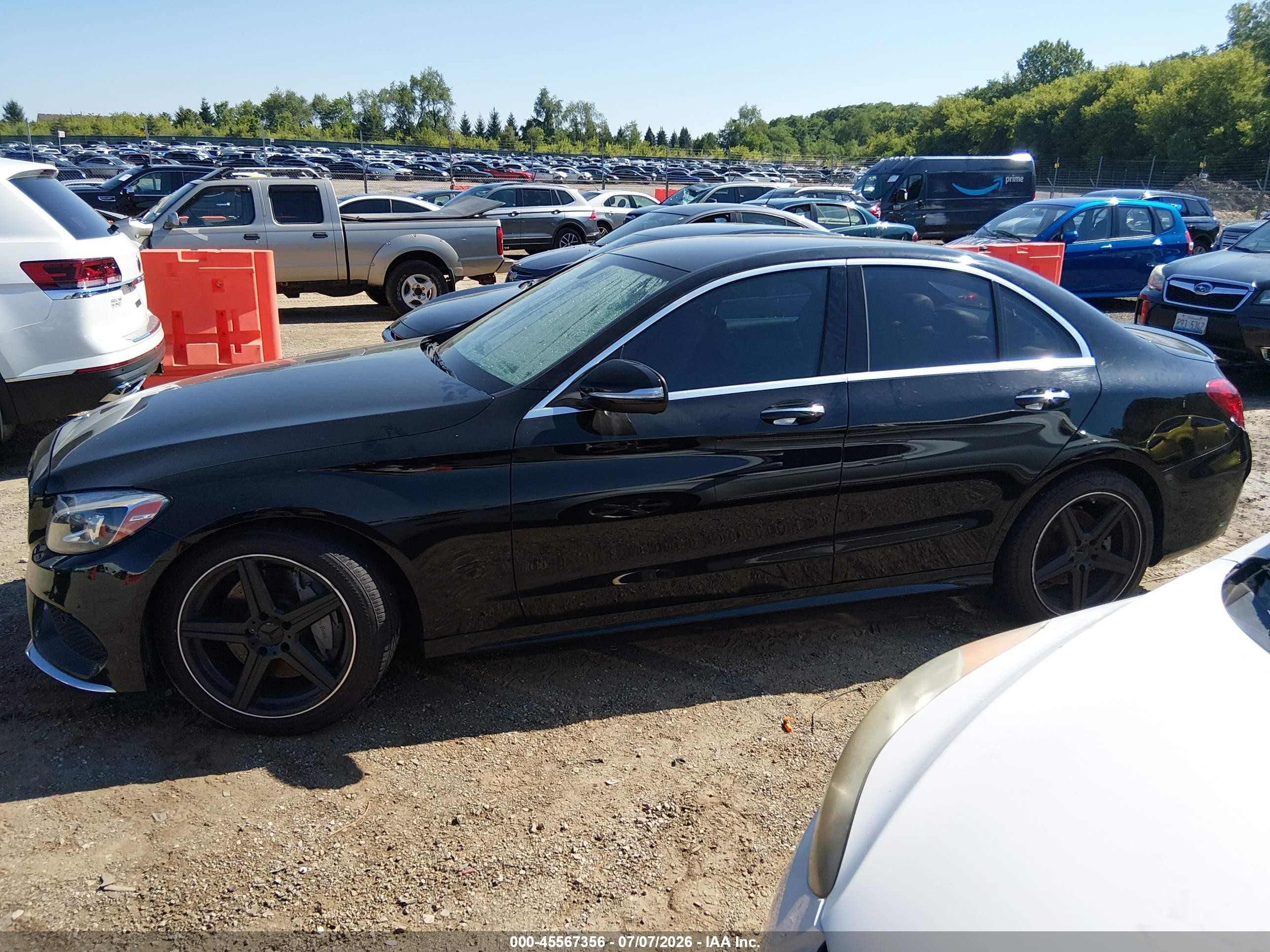 2015 Mercedes-benz C 300 Sport 4matic Черный vin: 55SWF4KB5FU080502