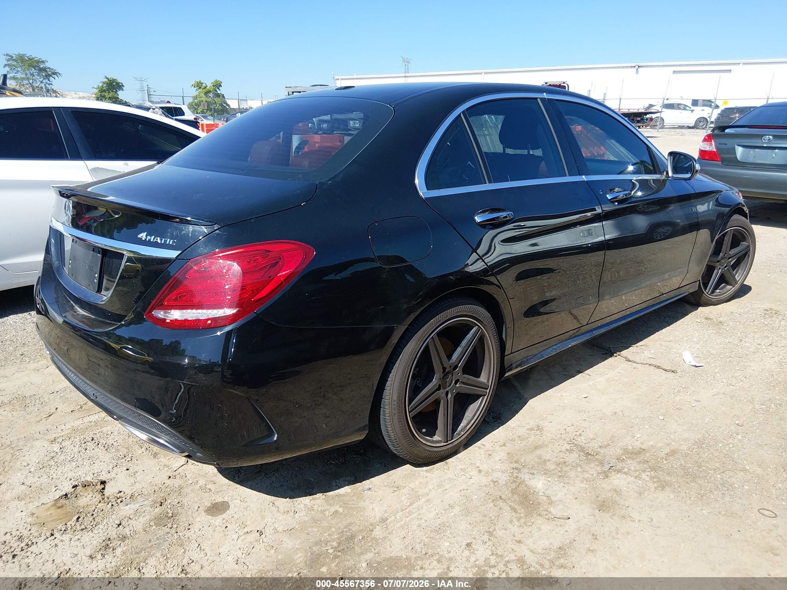 2015 Mercedes-benz C 300 Sport 4matic Черный vin: 55SWF4KB5FU080502